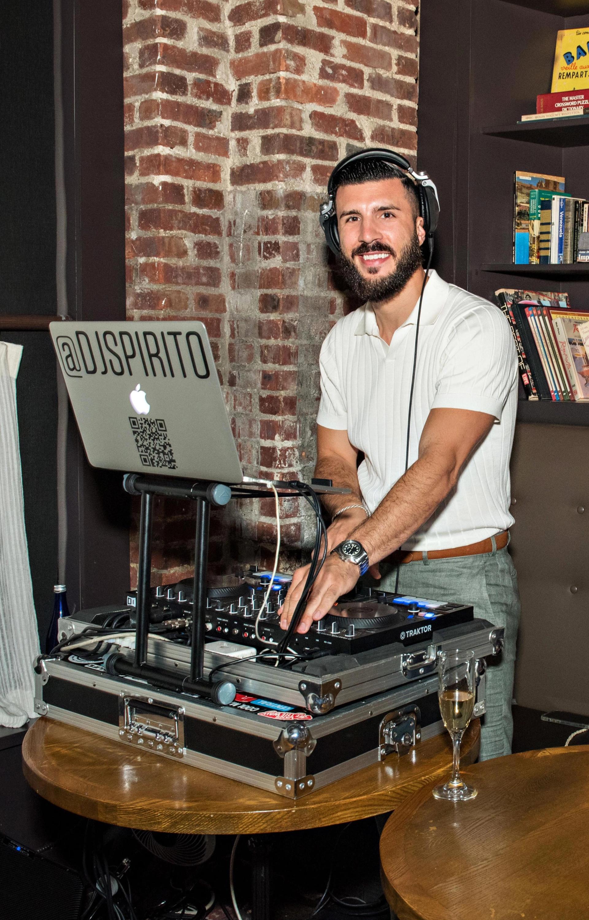 Photo of Entertainer