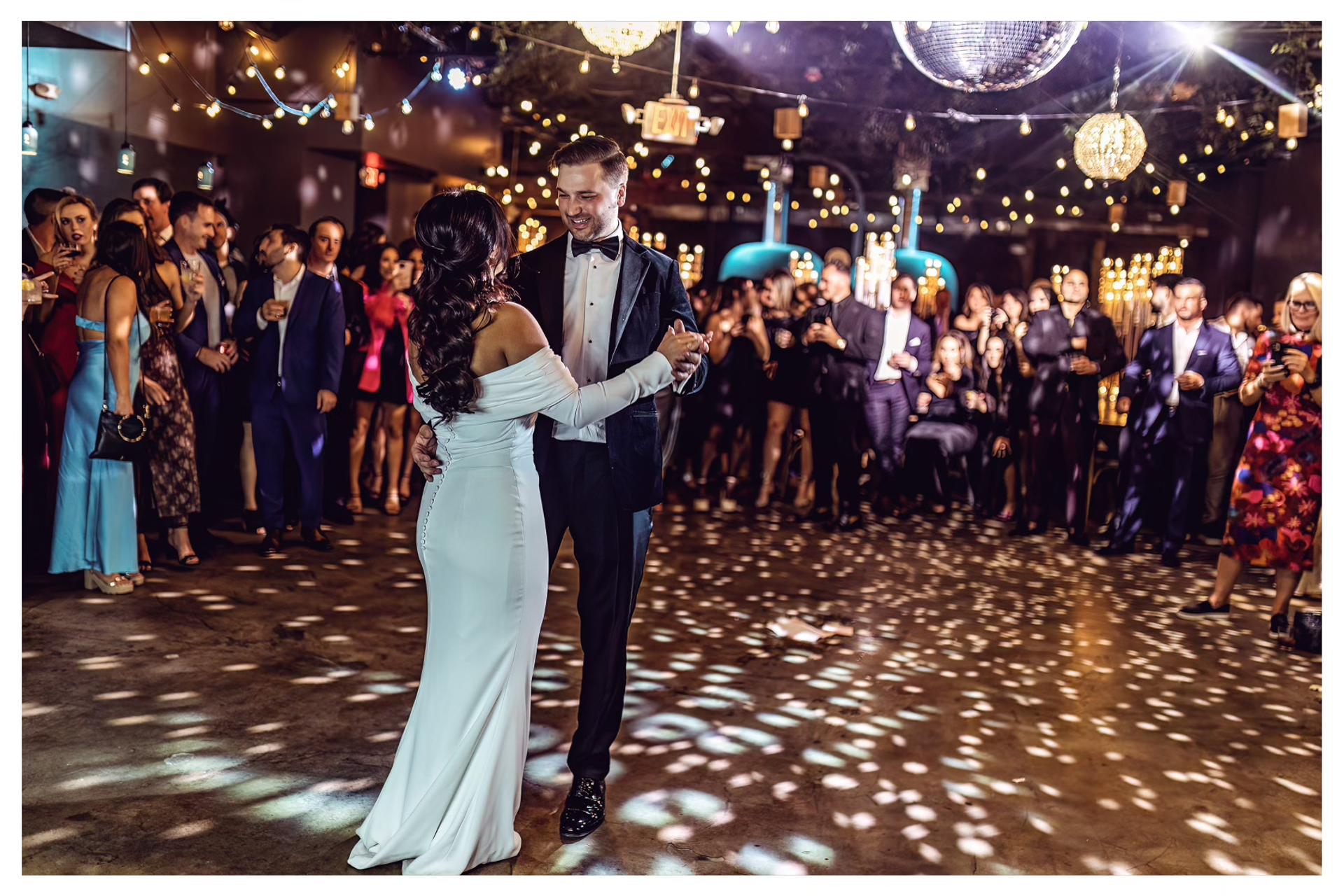 Photo of wedding couple dancing on Porta Montclair second level