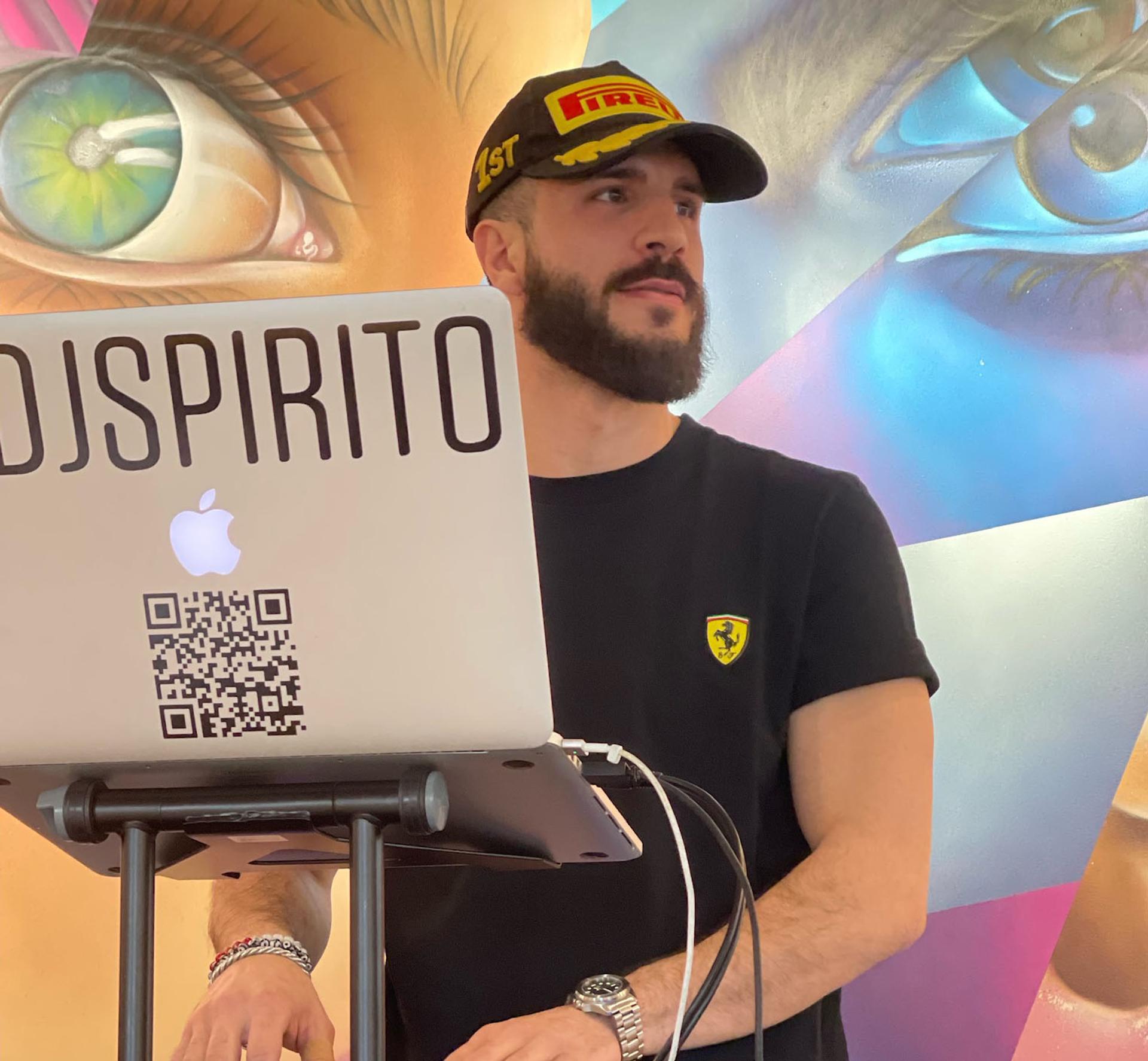 Photo of Entertainer