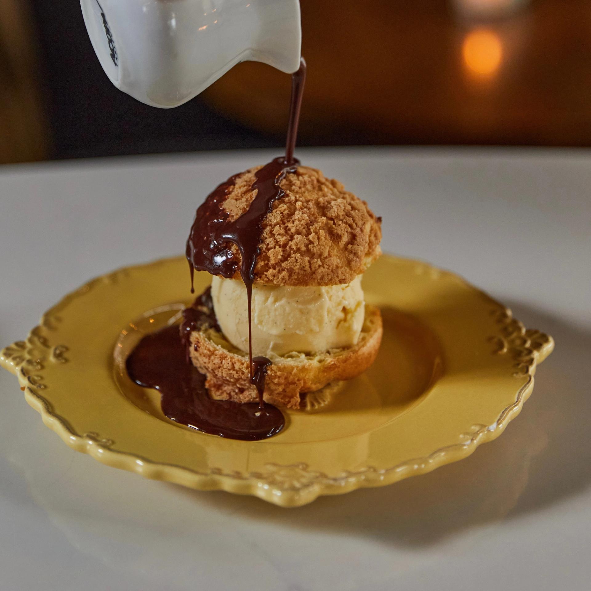 Photo of milk chocolate pot au creme
