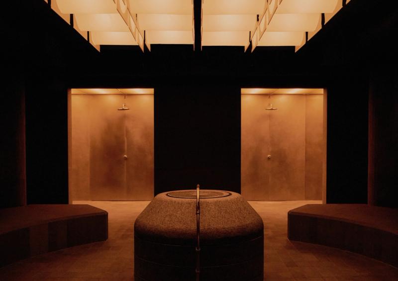 The Altar, 122 Fifth Avenue