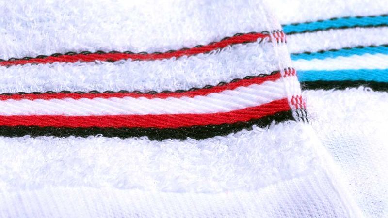 ボーダータオルのボーダー拡大赤色と水色