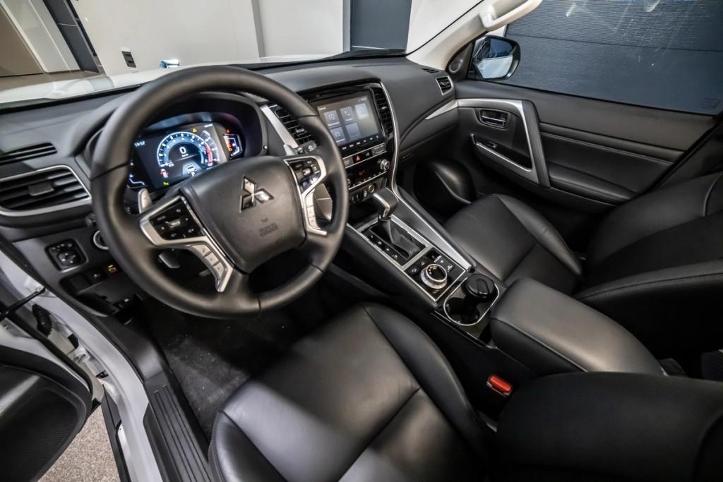 Inside of the luxurious Mitsubishi Pajero Automatic