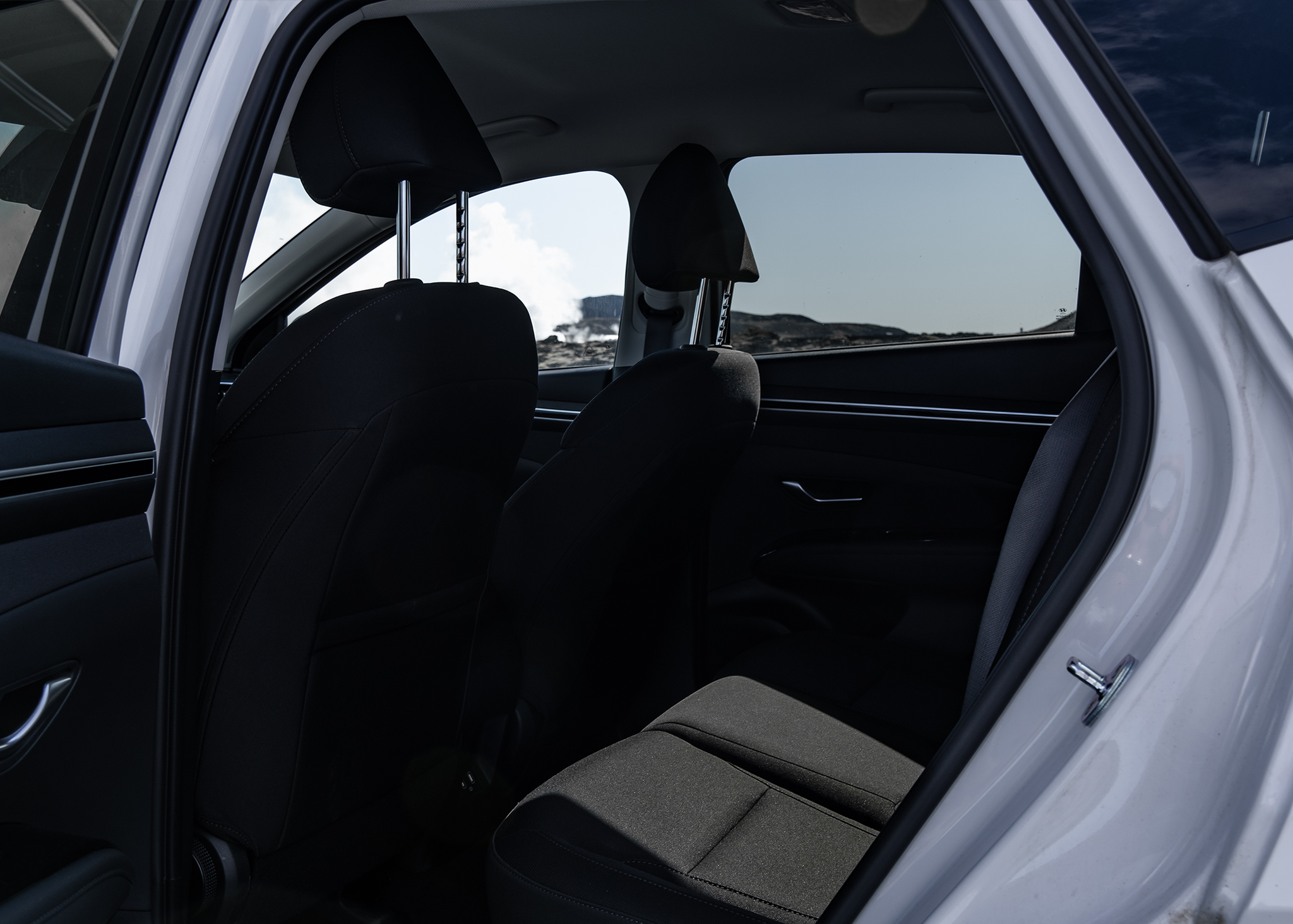 Innenraum des Rücksitzes eines Hyundai Tucson 2023 Mietwagens