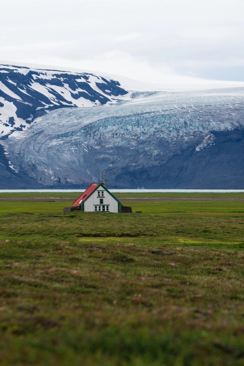 The Hvítárnes Hut