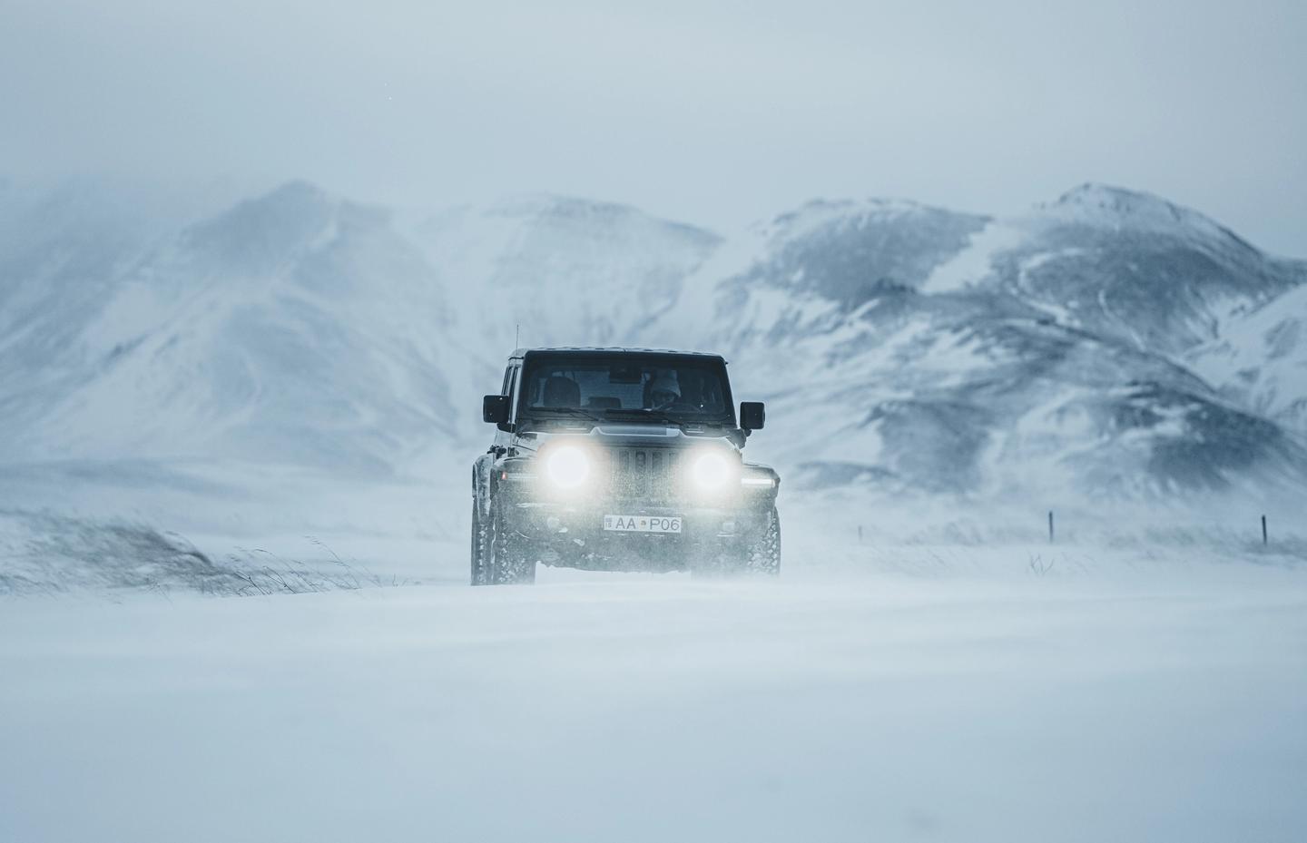 4x4 rental car Jeep Wrangler Rubicon driving in the winter in Iceland