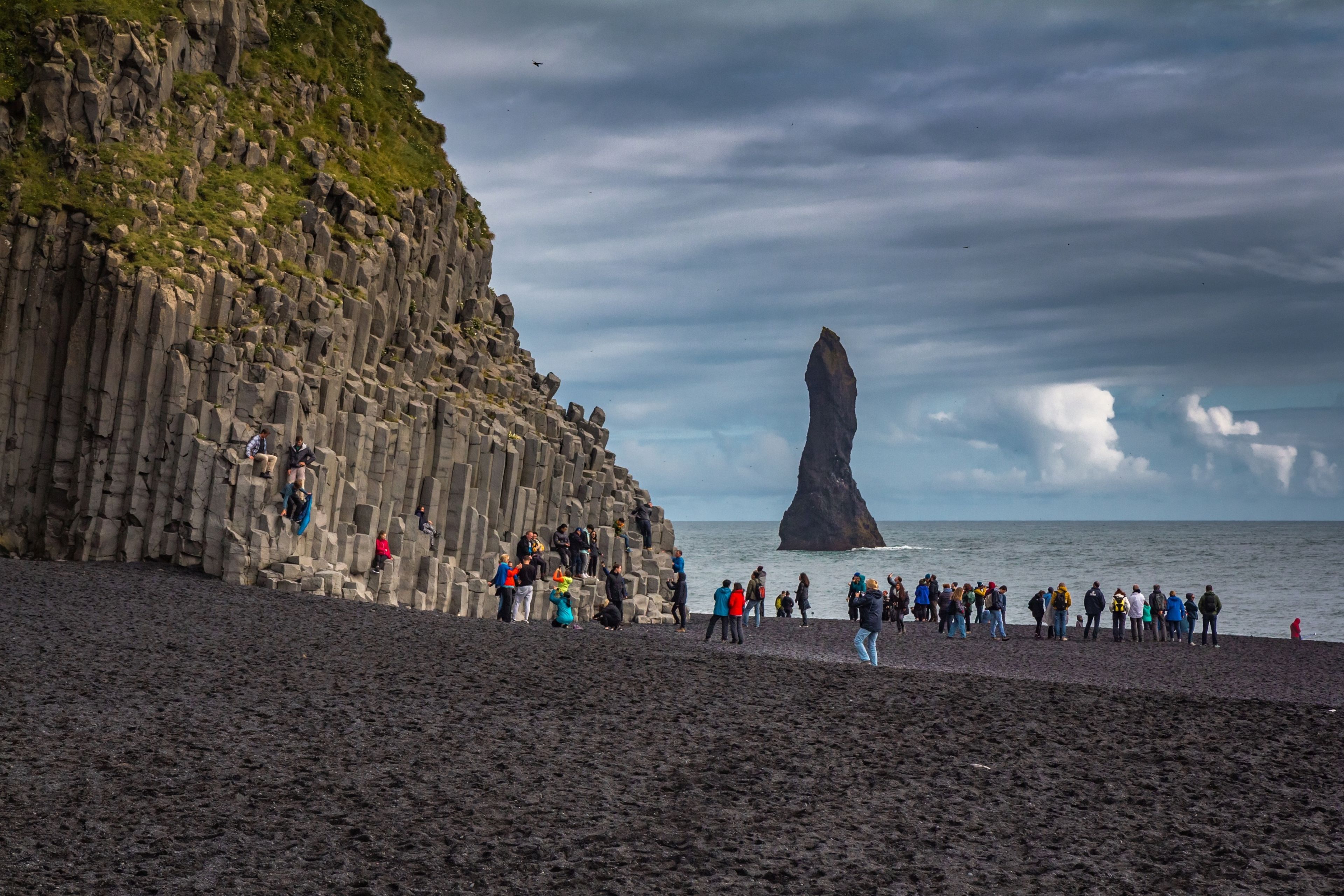 Big crowd at Reynisjara Beach