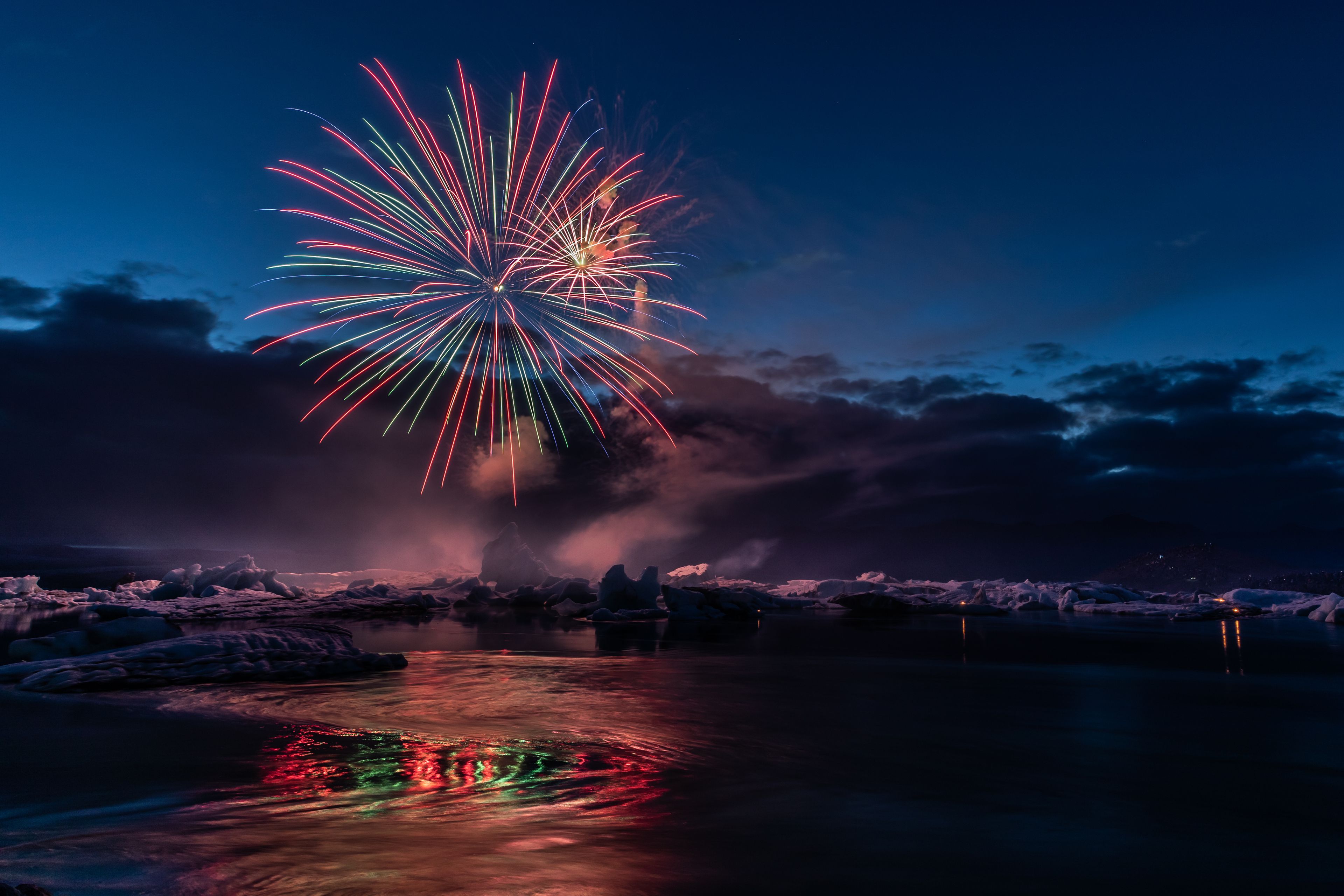 Fuegos artificiales en Islandia