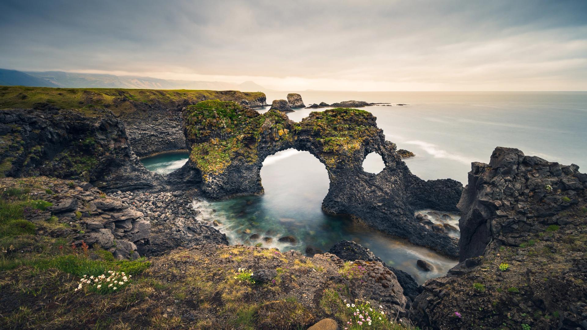 Guía completa de Gatklettur: El alucinante arco de piedra de Islandia