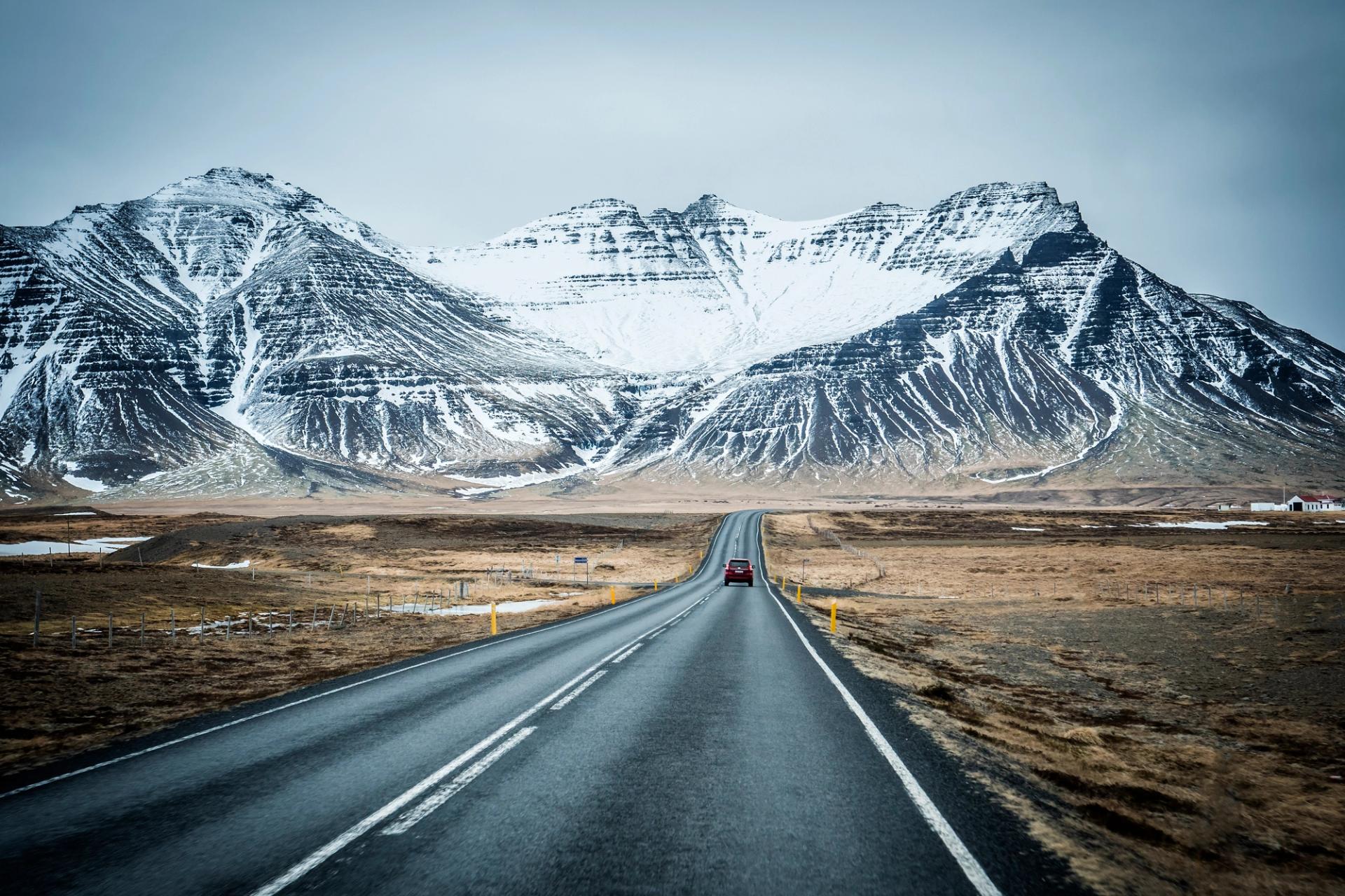 Driving in Iceland 
