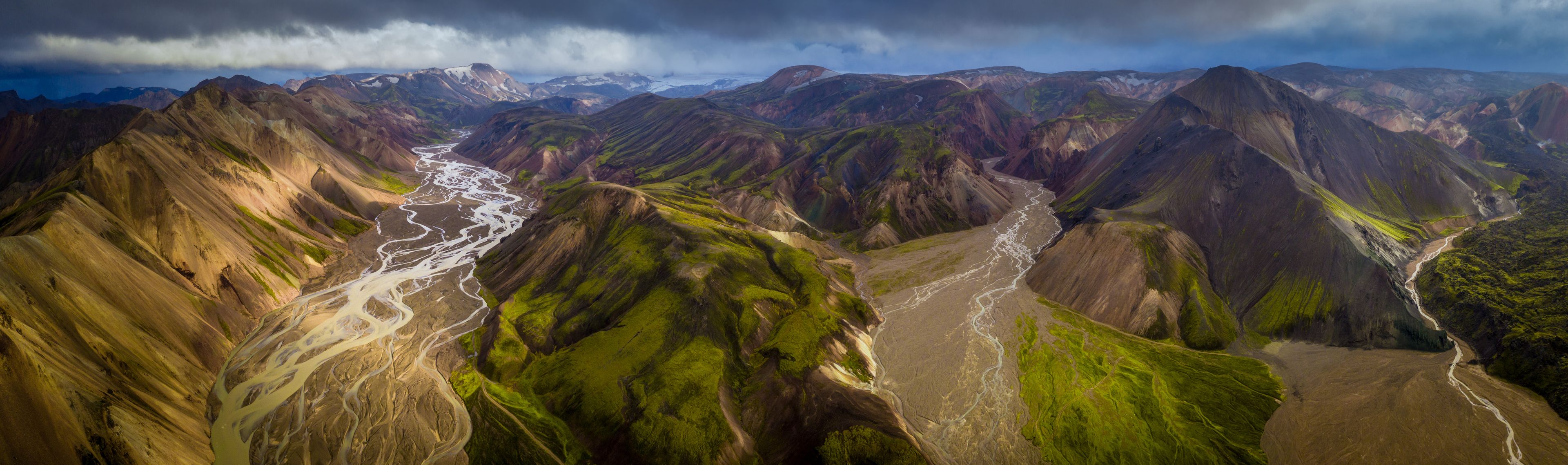 Vast landscape in the Icelandic Highlands