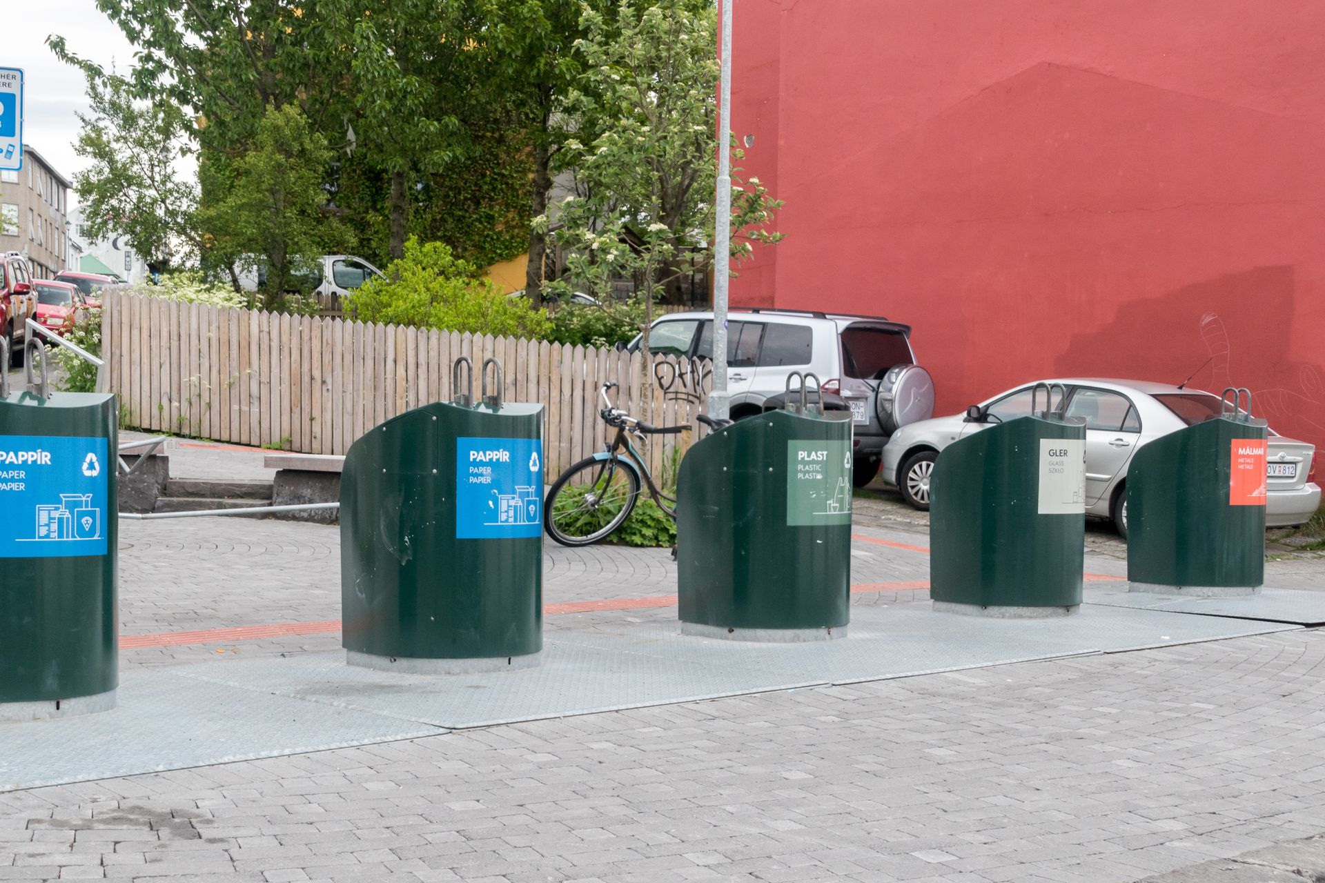 Garbage cans for selective waste collection, Reykjavik