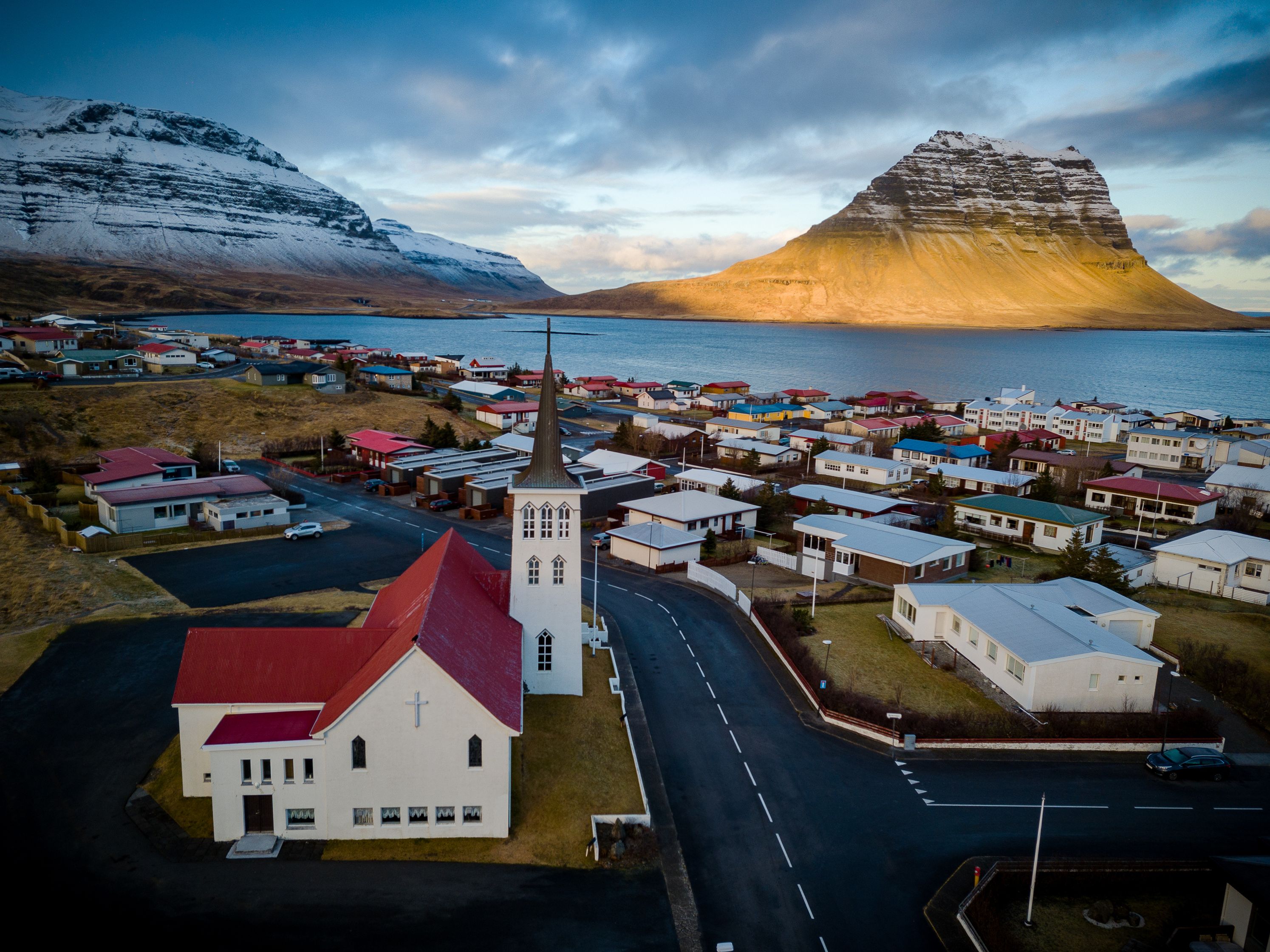 Grundarfjörður with Kirkjufell in the background