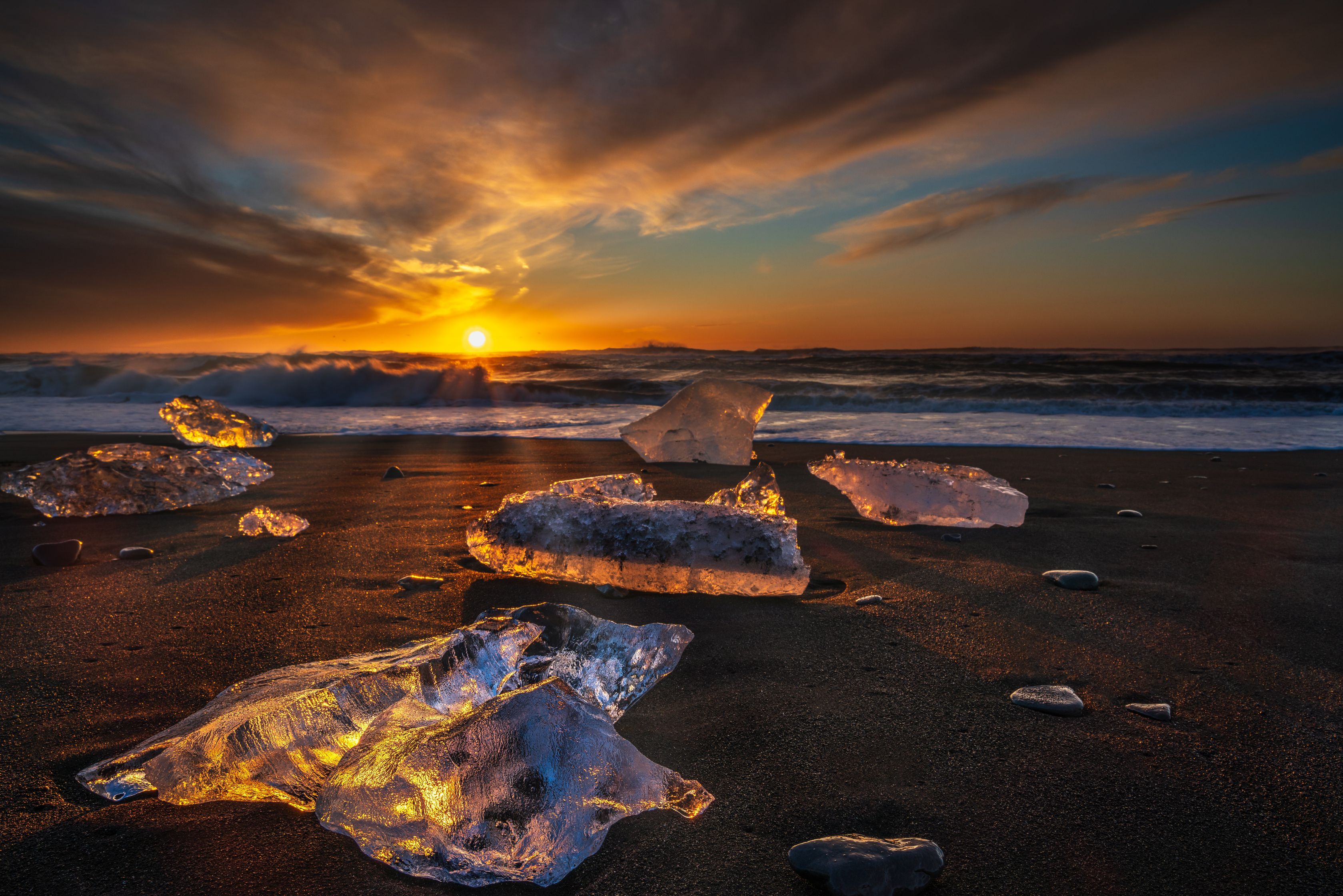 Sunrise at Diamond beach, near Jokulsarlon glacier lagoon in February