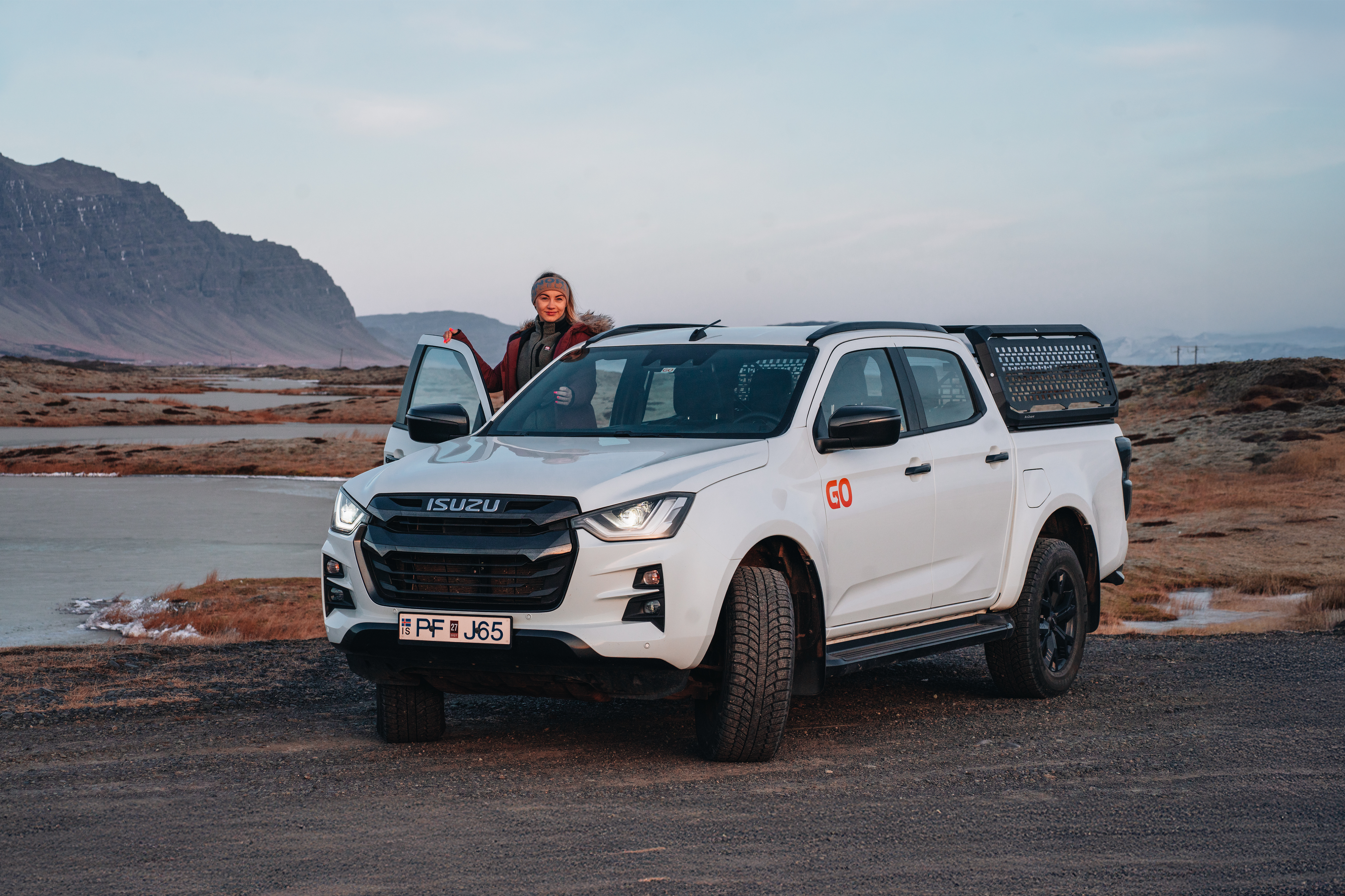 Isuzu D-MAX pick-up rental car in iceland