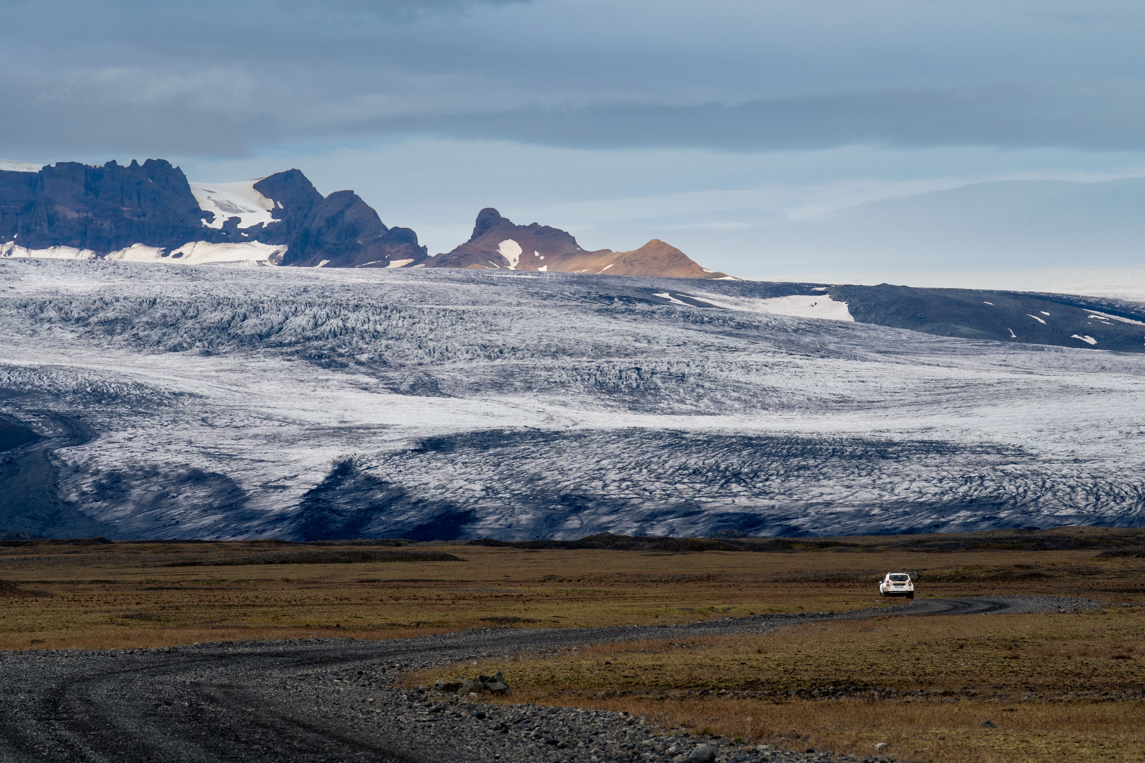 View of Icelandic nature and mountains, glacier and Vatnajökull National Park