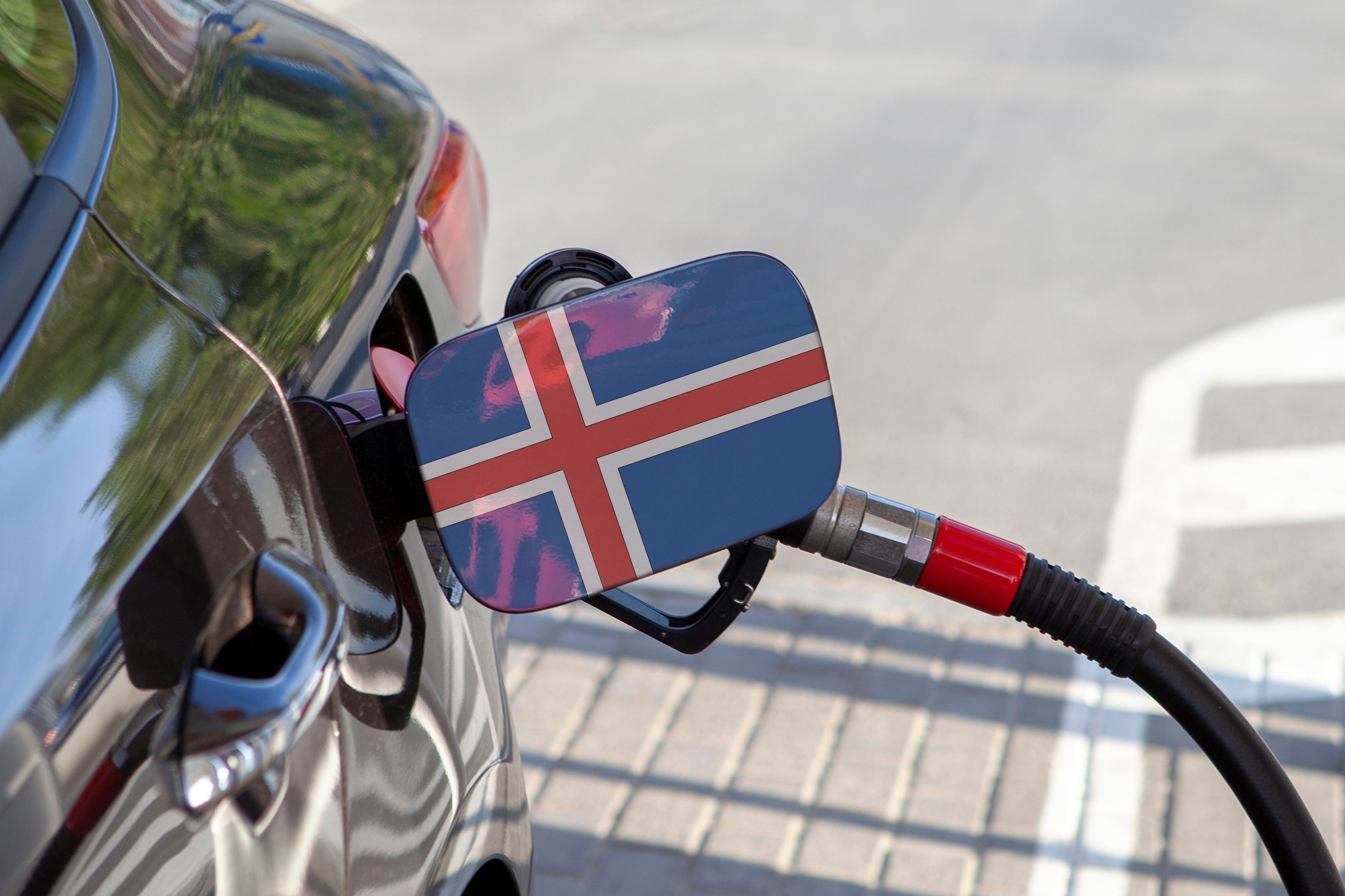 Coche repostando en Islandia