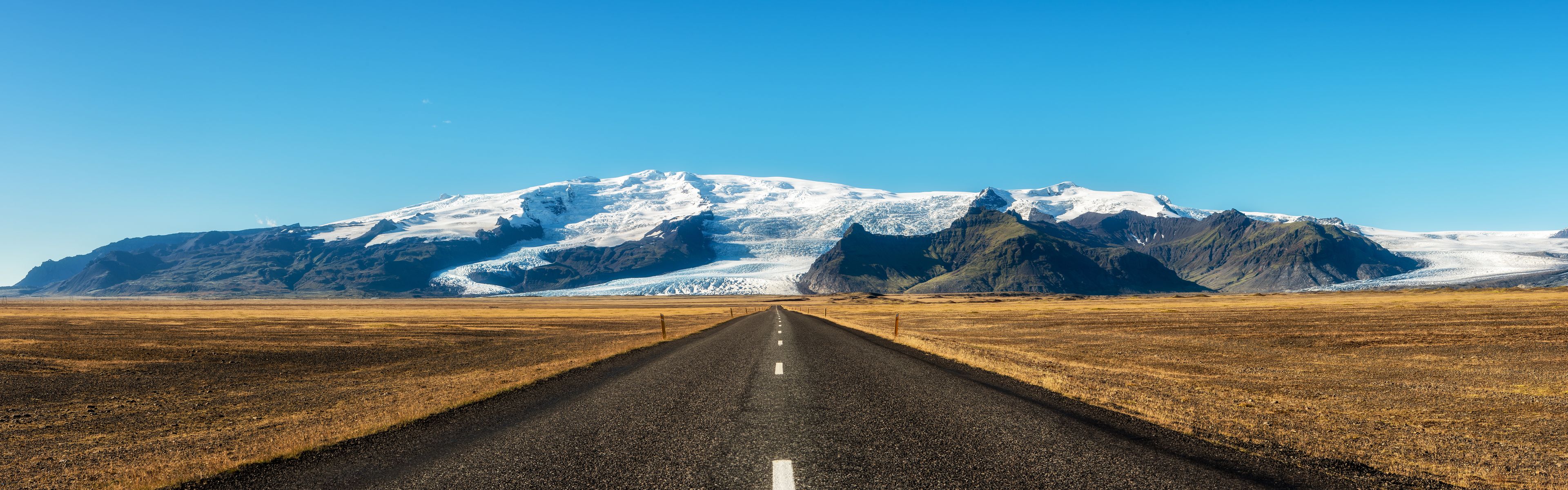 Ring Road in Iceland leading to Vatnajokull