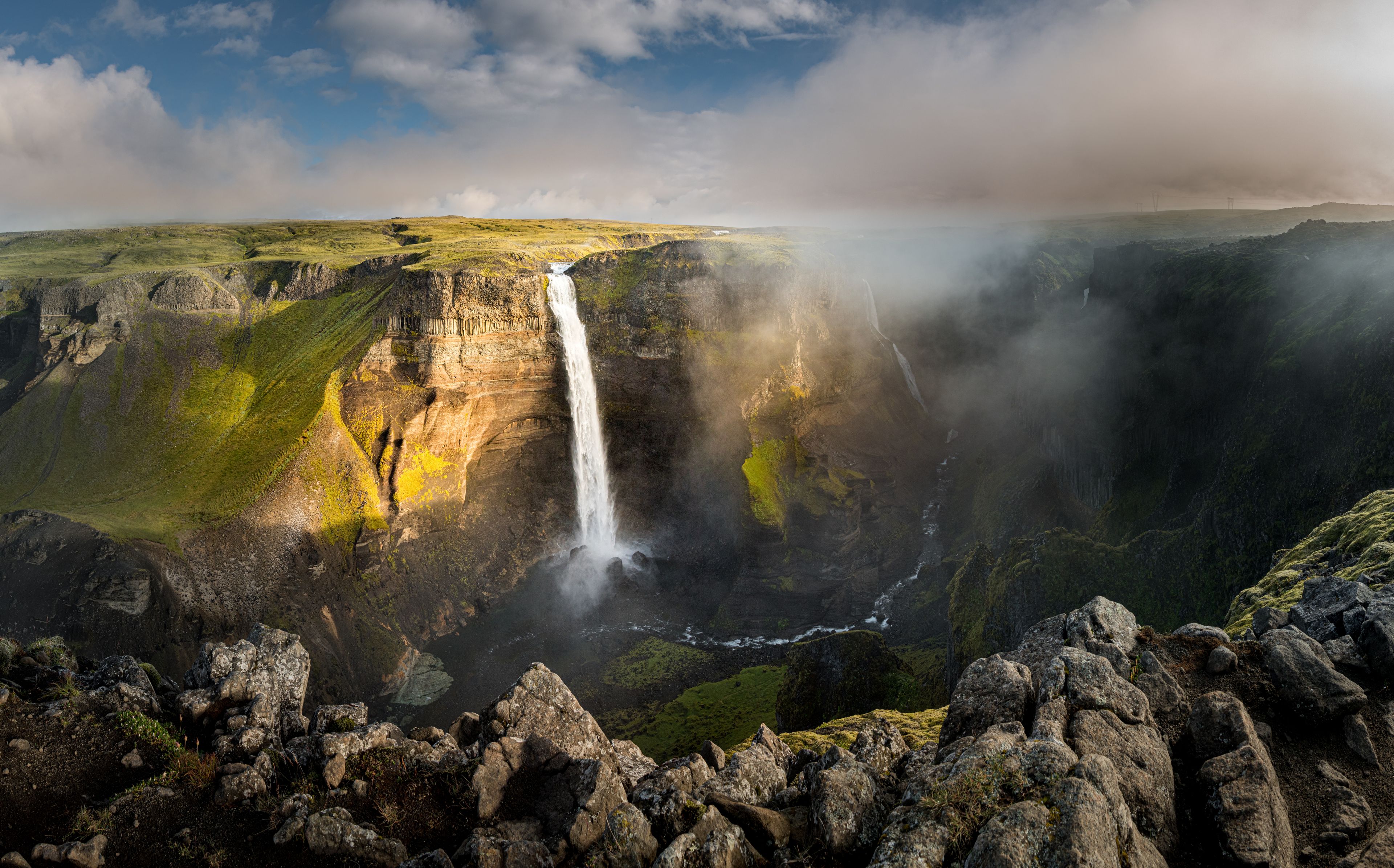 Haifoss waterfall from above