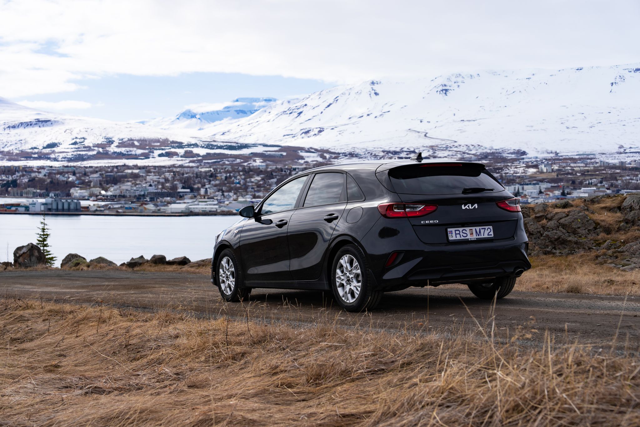 Kia Ceed in a road in Iceland 