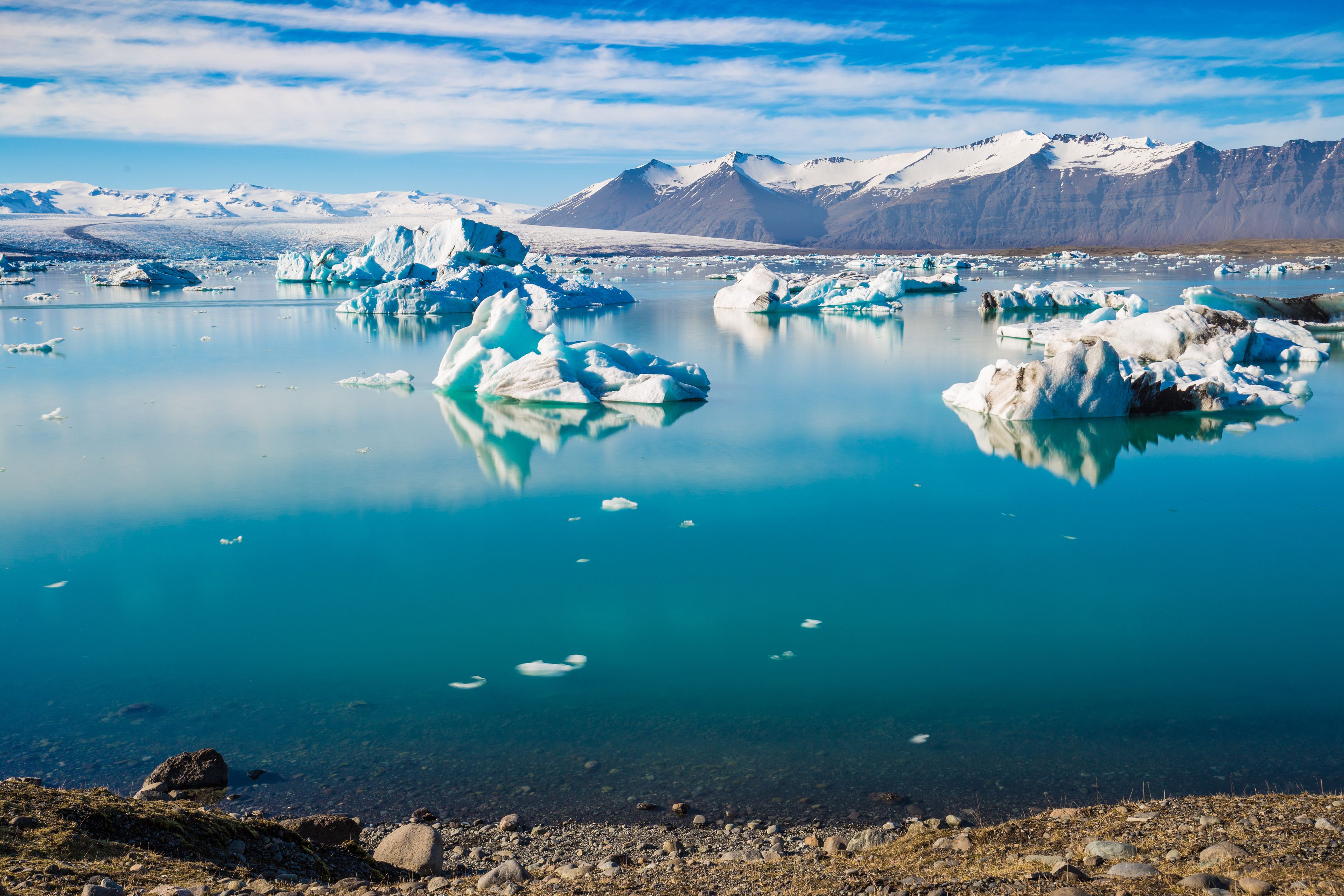 Jökulsárlón Glacier Lagoon on a sunny day