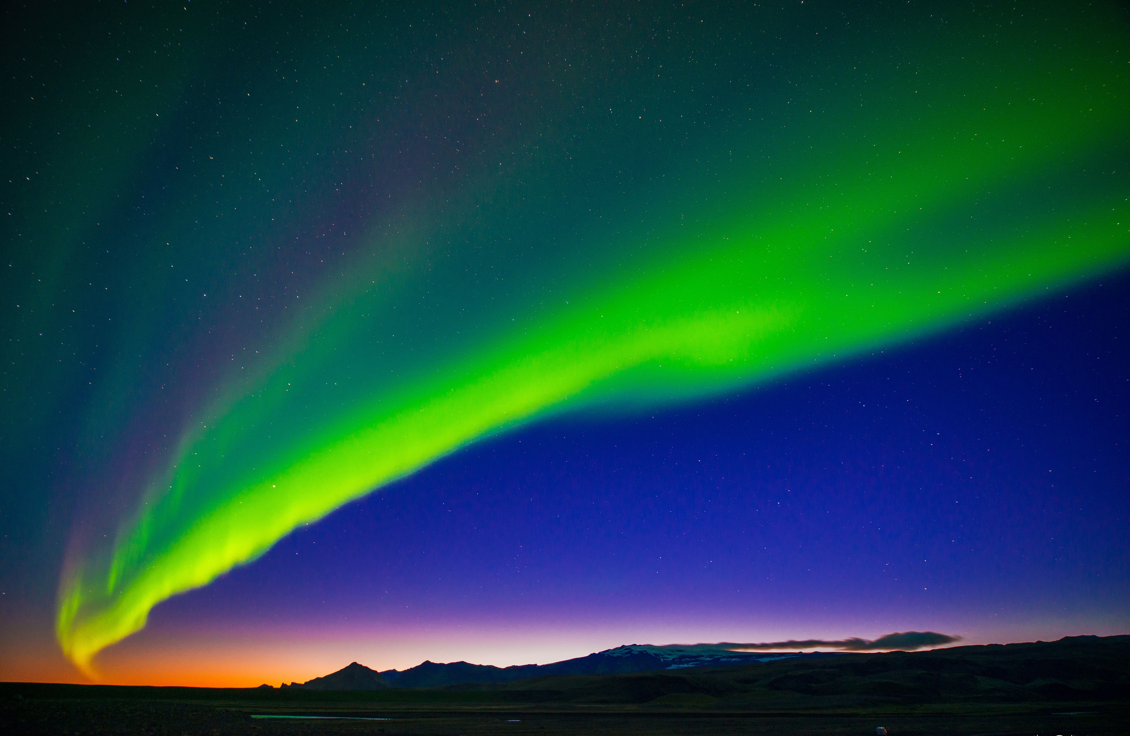 Aurora boreal sobre Islandia