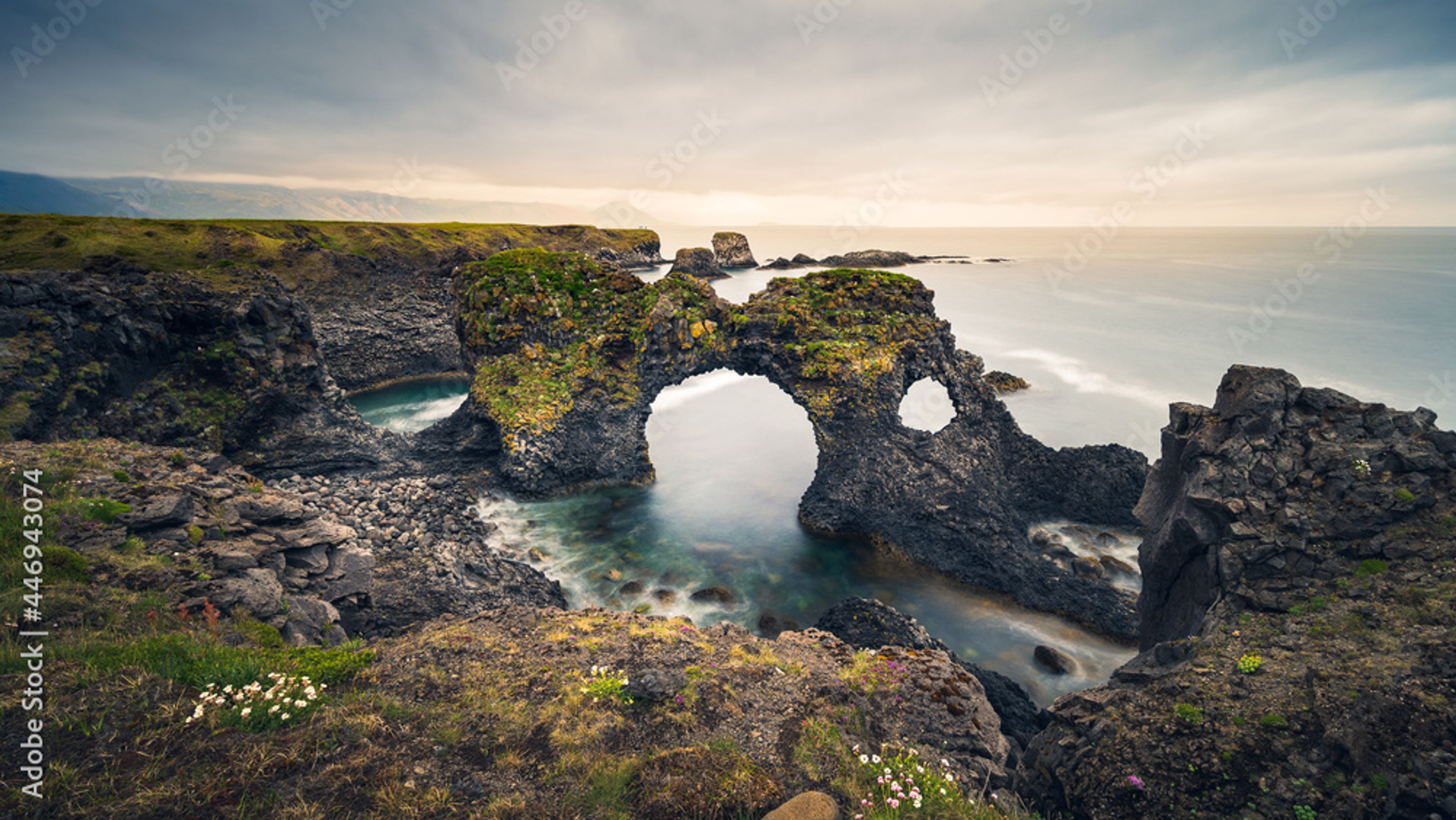 Gatklettur Arch rock