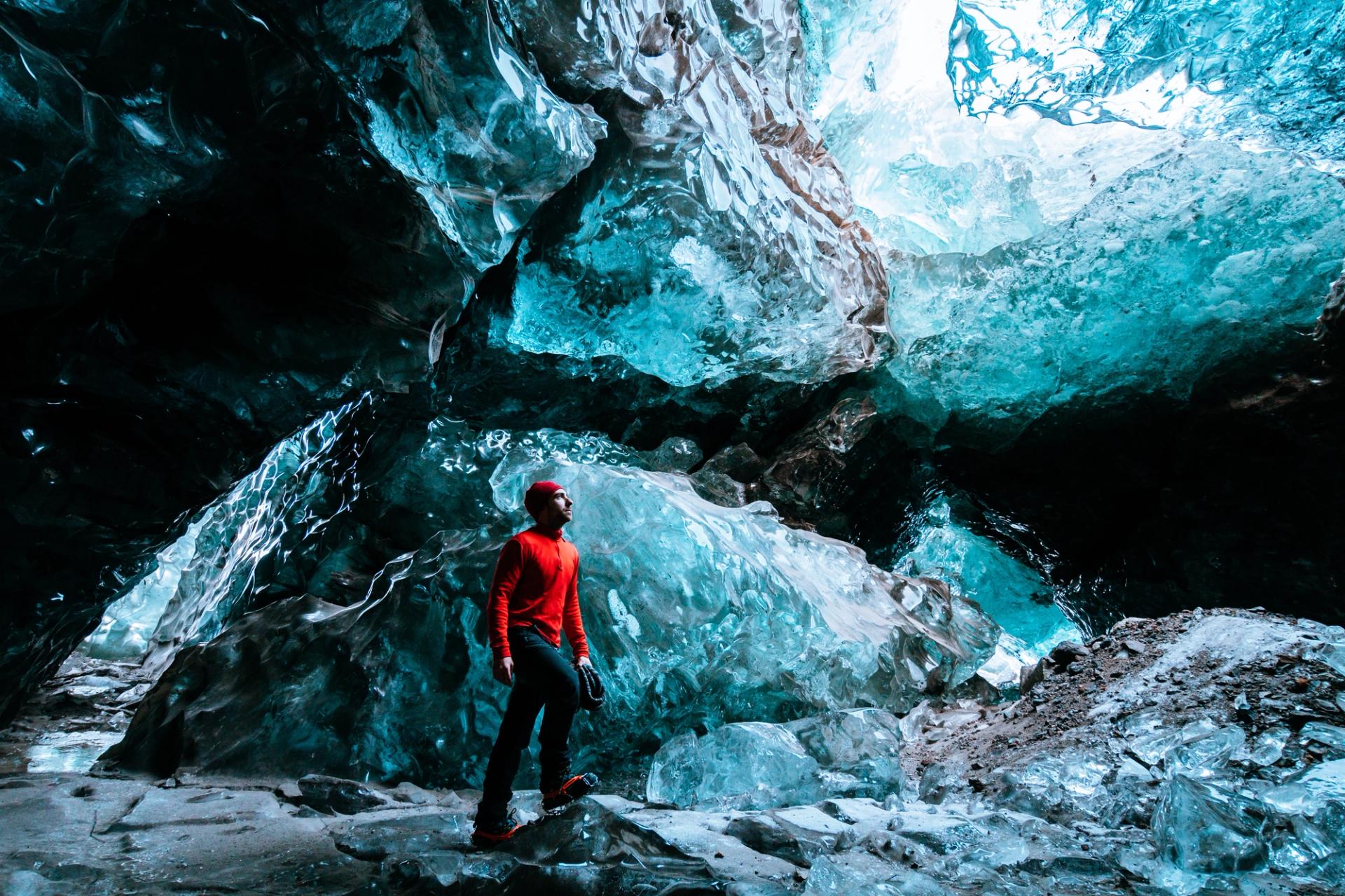 Ice cave Iceland 