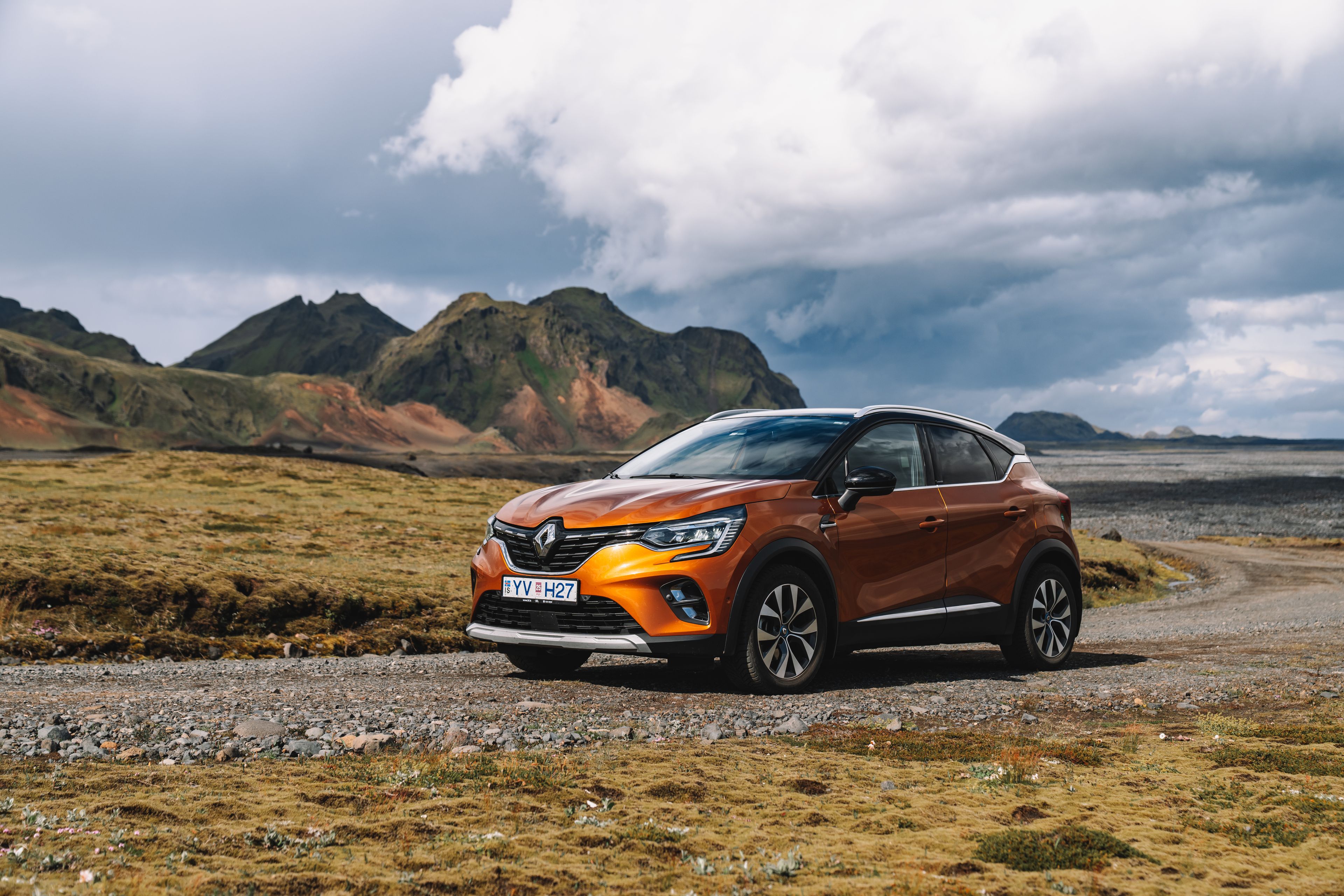 The renault Captur parked in a beautiful Icelandic landscape