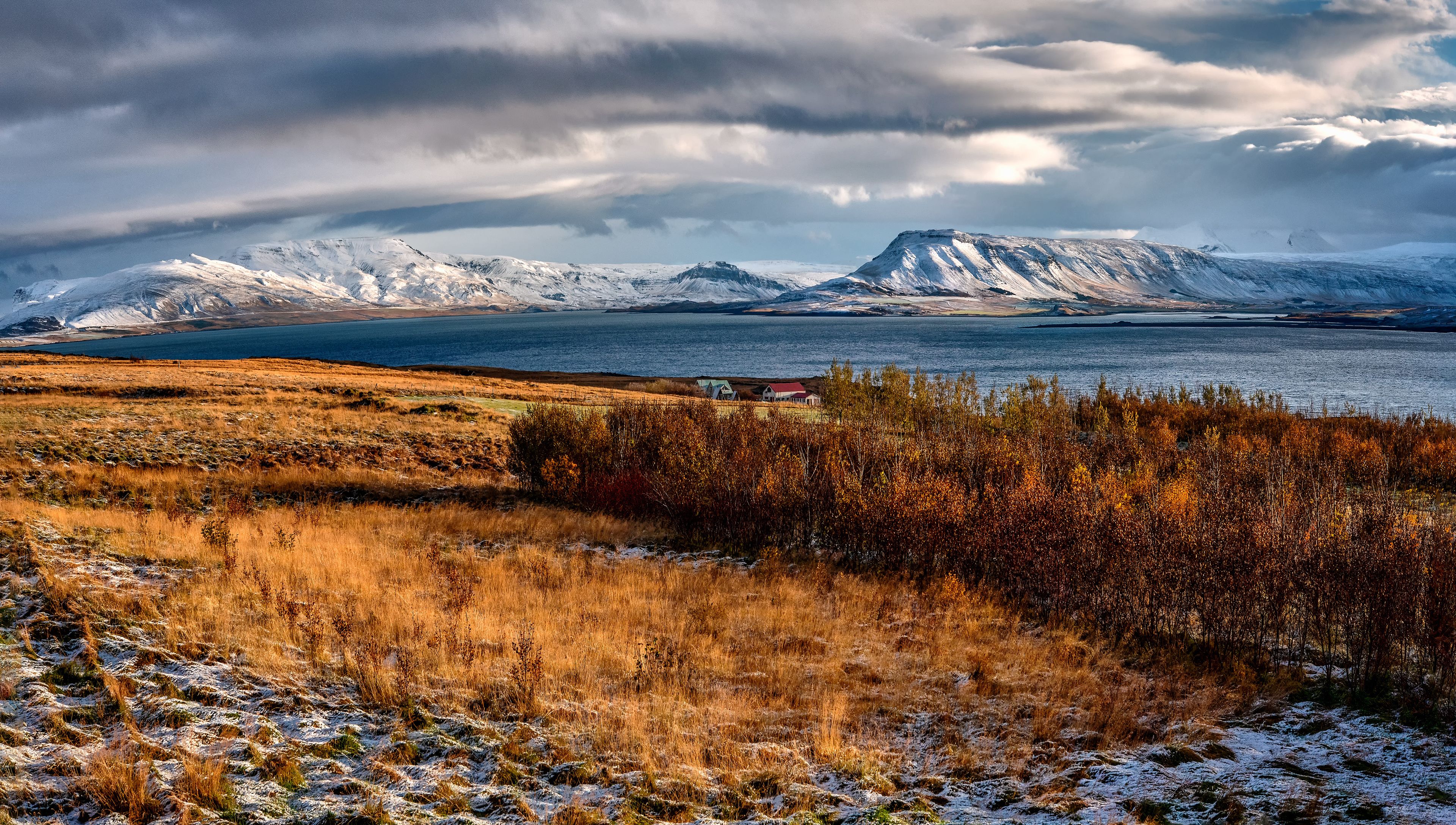 Lake and mountains in Iceland with autumn colors