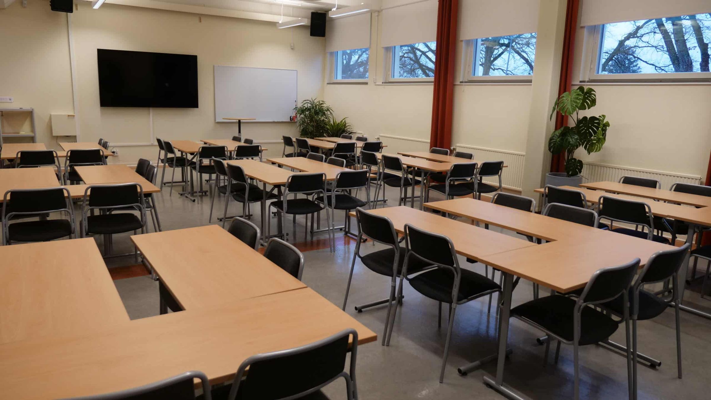 Konferenslokal med stolar