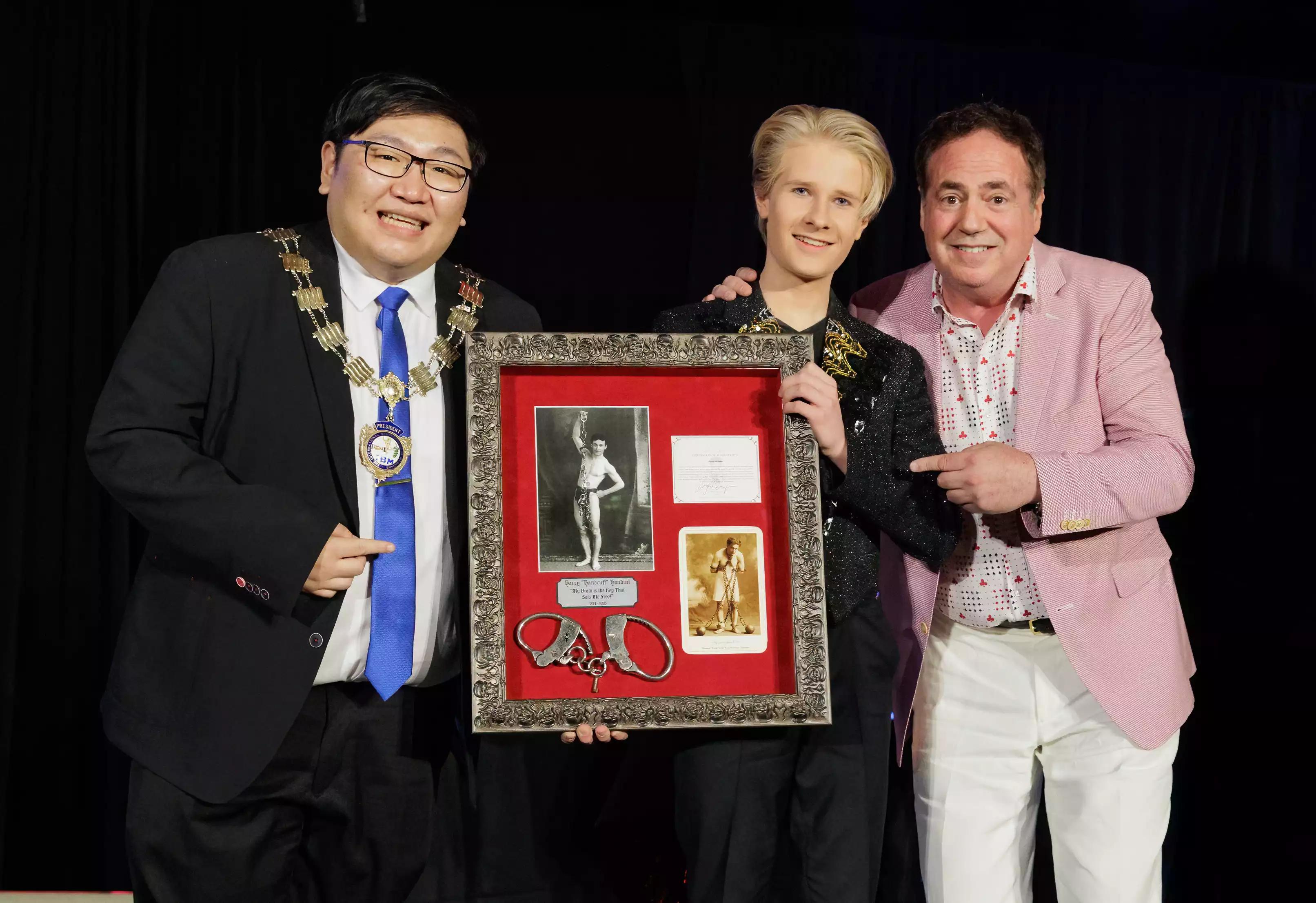 International Brotherhood of Magicians (I.B.M. ) Convention | Pittsburgh U.S.A. 1st Prize winner Stage + Peoples Choice + Fantasma Award