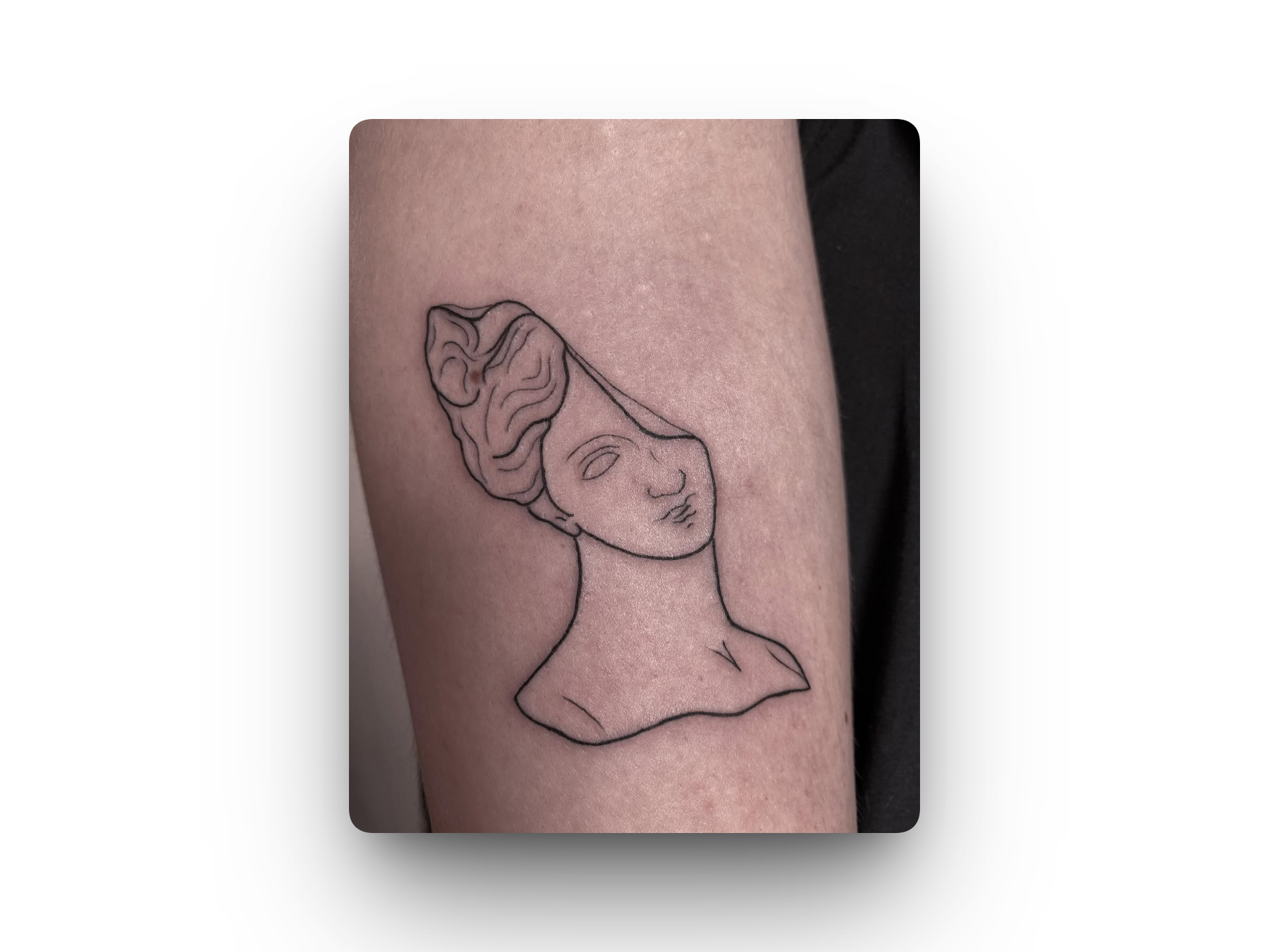 Λεπτή Γραμμή (@terrie_titouutattoo, UK)