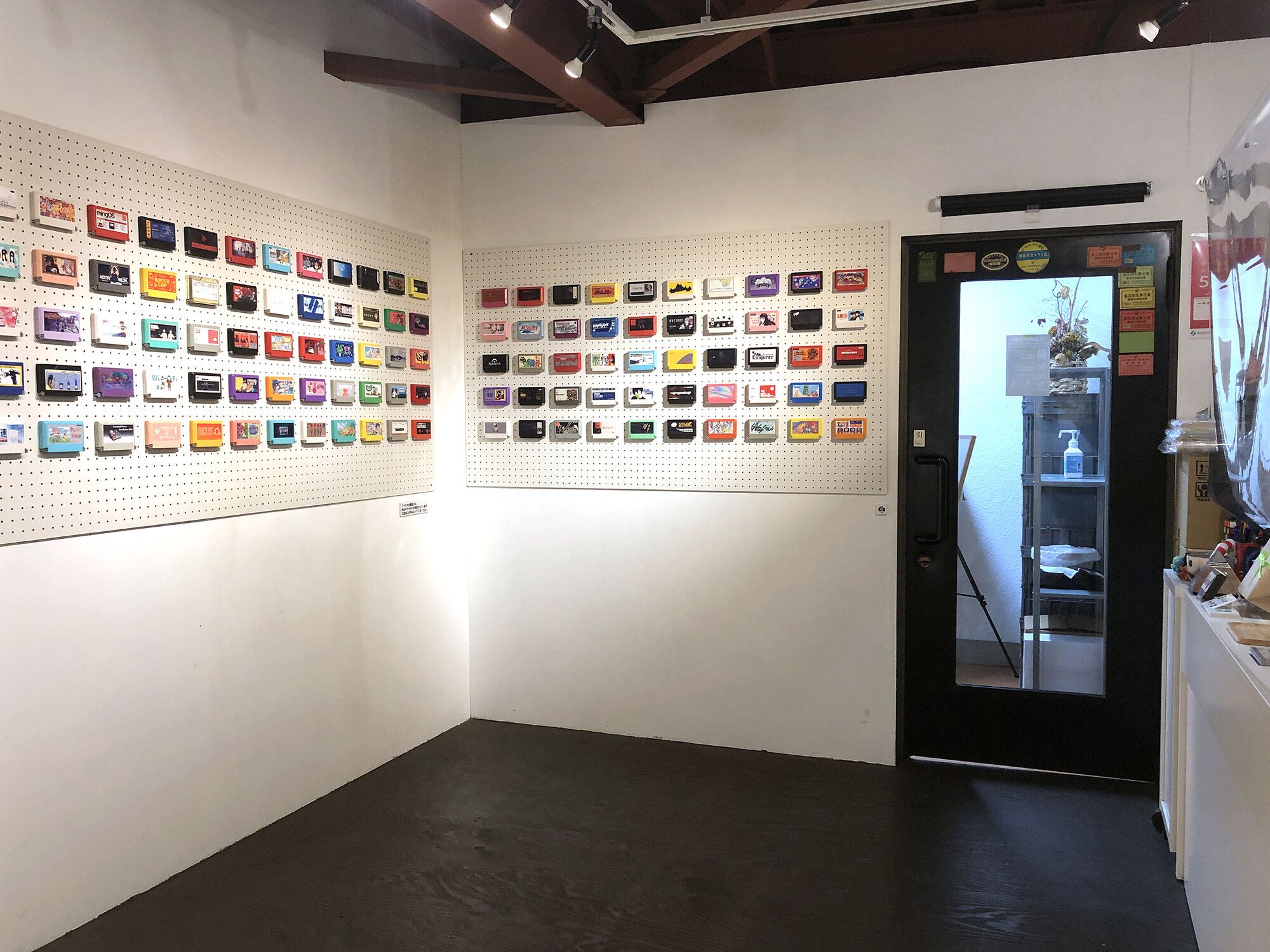 A gallery space displaying many game cartridges featuring original artworks.​​​​‌﻿‍﻿​‍​‍‌‍﻿﻿‌﻿​‍‌‍‍‌‌‍‌﻿‌‍‍‌‌‍﻿‍​‍​‍​﻿‍‍​‍​‍‌﻿​﻿‌‍​‌‌‍﻿‍‌‍‍‌‌﻿‌​‌﻿‍‌​‍﻿‍‌‍‍‌‌‍﻿﻿​‍​‍​‍﻿​​‍​‍‌‍‍​‌﻿​‍‌‍‌‌‌‍‌‍​‍​‍​﻿‍‍​‍​‍‌‍‍​‌﻿‌​‌﻿‌​‌﻿​​​﻿‍‍​‍﻿﻿​‍﻿﻿‌‍﻿​‌‍﻿﻿‌‍​﻿‌‍​‌‌‍﻿​‌‍‍​‌‍﻿﻿‌﻿​﻿‌﻿‌​​﻿‍‍​﻿​﻿​﻿​﻿​﻿​﻿​﻿​﻿​‍﻿﻿‌‍‍‌‌‍﻿‍‌﻿‌​‌‍‌‌‌‍﻿‍‌﻿‌​​‍﻿﻿‌‍‌‌‌‍‌​‌‍‍‌‌﻿‌​​‍﻿﻿‌‍﻿‌‌‍﻿﻿‌‍‌​‌‍‌‌​﻿﻿‌‌﻿​​‌﻿​‍‌‍‌‌‌﻿​﻿‌‍‌‌‌‍﻿‍‌﻿‌​‌‍​‌‌﻿‌​‌‍‍‌‌‍﻿﻿‌‍﻿‍​﻿‍﻿‌‍‍‌‌‍‌​​﻿﻿‌‌‍​‌​﻿‌﻿‌‍​﻿​﻿​‍​﻿‌﻿​﻿​‌​﻿‌﻿​﻿​​​‍﻿‌​﻿‍​​﻿‍‌‌‍‌‌​﻿​‌​‍﻿‌​﻿‌​​﻿‌‌‌‍​﻿​﻿​‍​‍﻿‌​﻿‍‌‌‍‌‌​﻿​‌​﻿‌﻿​‍﻿‌​﻿‌​​﻿‌﻿‌‍‌​‌‍​‍​﻿‌‌​﻿​​​﻿‍​‌‍‌‍​﻿‌‍‌‍‌‌​﻿​‌​﻿‌‍​﻿‍﻿‌﻿‌​‌﻿‍‌‌﻿​​‌‍‌‌​﻿﻿‌‌﻿​​‌‍﻿﻿‌﻿​﻿‌﻿‌​​﻿‍﻿‌﻿​​‌‍​‌‌﻿‌​‌‍‍​​﻿﻿‌‌‍​‍‌‍﻿﻿‌‍‌​‌﻿‍‌​‍‌‌​﻿‌‌‌​​‍‌‌﻿﻿‌‍‍﻿‌‍‌‌‌﻿‍‌​‍‌‌​﻿​﻿‌​‌​​‍‌‌​﻿​﻿‌​‌​​‍‌‌​﻿​‍​﻿​‍​﻿‍‌‌‍​‌​﻿‌﻿​﻿‍‌​﻿​​​﻿‍‌​﻿​​​﻿‌​​﻿‌‌​﻿​‌‌‍‌​​﻿​﻿​‍‌‌​﻿​‍​﻿​‍​‍‌‌​﻿‌‌‌​‌​​‍﻿‍‌‍‍‌‌‍﻿‌‌‍​‌‌‍‌﻿‌‍‌‌‌﻿​﻿​‍‌‌​﻿‌‌‌​​‍‌‌﻿﻿‌‍‍﻿‌‍‌‌‌﻿‍‌​‍‌‌​﻿​﻿‌​‌​​‍‌‌​﻿​﻿‌​‌​​‍‌‌​﻿​‍​﻿​‍‌‍​‍‌‍​‌​﻿‍‌‌‍‌​​﻿​﻿‌‍​‌​﻿​‍‌‍​‍​﻿‍​​﻿​‌‌‍‌​​﻿​‍​‍‌‌​﻿​‍​﻿​‍​‍‌‌​﻿‌‌‌​‌​​‍﻿‍‌‍​‌‌‍﻿​‌﻿‌​​﻿﻿﻿‌‍​‍‌‍​‌‌﻿​﻿‌‍‌‌‌‌‌‌‌﻿​‍‌‍﻿​​﻿﻿‌‌‍‍​‌﻿‌​‌﻿‌​‌﻿​​​‍‌‌​﻿​﻿‌​​‌​‍‌‌​﻿​‍‌​‌‍​‍‌‌​﻿​‍‌​‌‍‌‍﻿​‌‍﻿﻿‌‍​﻿‌‍​‌‌‍﻿​‌‍‍​‌‍﻿﻿‌﻿​﻿‌﻿‌​​‍‌‌​﻿​﻿‌​​‌​﻿​﻿​﻿​﻿​﻿​﻿​﻿​﻿​‍‌‍‌‍‍‌‌‍‌​​﻿﻿‌‌‍​‌​﻿‌﻿‌‍​﻿​﻿​‍​﻿‌﻿​﻿​‌​﻿‌﻿​﻿​​​‍﻿‌​﻿‍​​﻿‍‌‌‍‌‌​﻿​‌​‍﻿‌​﻿‌​​﻿‌‌‌‍​﻿​﻿​‍​‍﻿‌​﻿‍‌‌‍‌‌​﻿​‌​﻿‌﻿​‍﻿‌​﻿‌​​﻿‌﻿‌‍‌​‌‍​‍​﻿‌‌​﻿​​​﻿‍​‌‍‌‍​﻿‌‍‌‍‌‌​﻿​‌​﻿‌‍​‍‌‍‌﻿‌​‌﻿‍‌‌﻿​​‌‍‌‌​﻿﻿‌‌﻿​​‌‍﻿﻿‌﻿​﻿‌﻿‌​​‍‌‍‌﻿​​‌‍​‌‌﻿‌​‌‍‍​​﻿﻿‌‌‍​‍‌‍﻿﻿‌‍‌​‌﻿‍‌​‍‌‌​﻿‌‌‌​​‍‌‌﻿﻿‌‍‍﻿‌‍‌‌‌﻿‍‌​‍‌‌​﻿​﻿‌​‌​​‍‌‌​﻿​﻿‌​‌​​‍‌‌​﻿​‍​﻿​‍​﻿‍‌‌‍​‌​﻿‌﻿​﻿‍‌​﻿​​​﻿‍‌​﻿​​​﻿‌​​﻿‌‌​﻿​‌‌‍‌​​﻿​﻿​‍‌‌​﻿​‍​﻿​‍​‍‌‌​﻿‌‌‌​‌​​‍﻿‍‌‍‍‌‌‍﻿‌‌‍​‌‌‍‌﻿‌‍‌‌‌﻿​﻿​‍‌‌​﻿‌‌‌​​‍‌‌﻿﻿‌‍‍﻿‌‍‌‌‌﻿‍‌​‍‌‌​﻿​﻿‌​‌​​‍‌‌​﻿​﻿‌​‌​​‍‌‌​﻿​‍​﻿​‍‌‍​‍‌‍​‌​﻿‍‌‌‍‌​​﻿​﻿‌‍​‌​﻿​‍‌‍​‍​﻿‍​​﻿​‌‌‍‌​​﻿​‍​‍‌‌​﻿​‍​﻿​‍​‍‌‌​﻿‌‌‌​‌​​‍﻿‍‌‍​‌‌‍﻿​‌﻿‌​​‍​‍‌﻿﻿‌