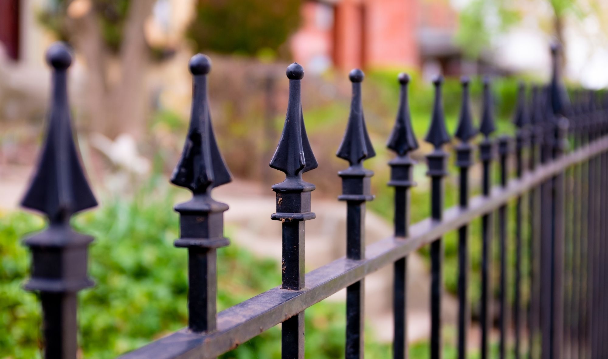 The elegance of wrought iron: a classic type of fence