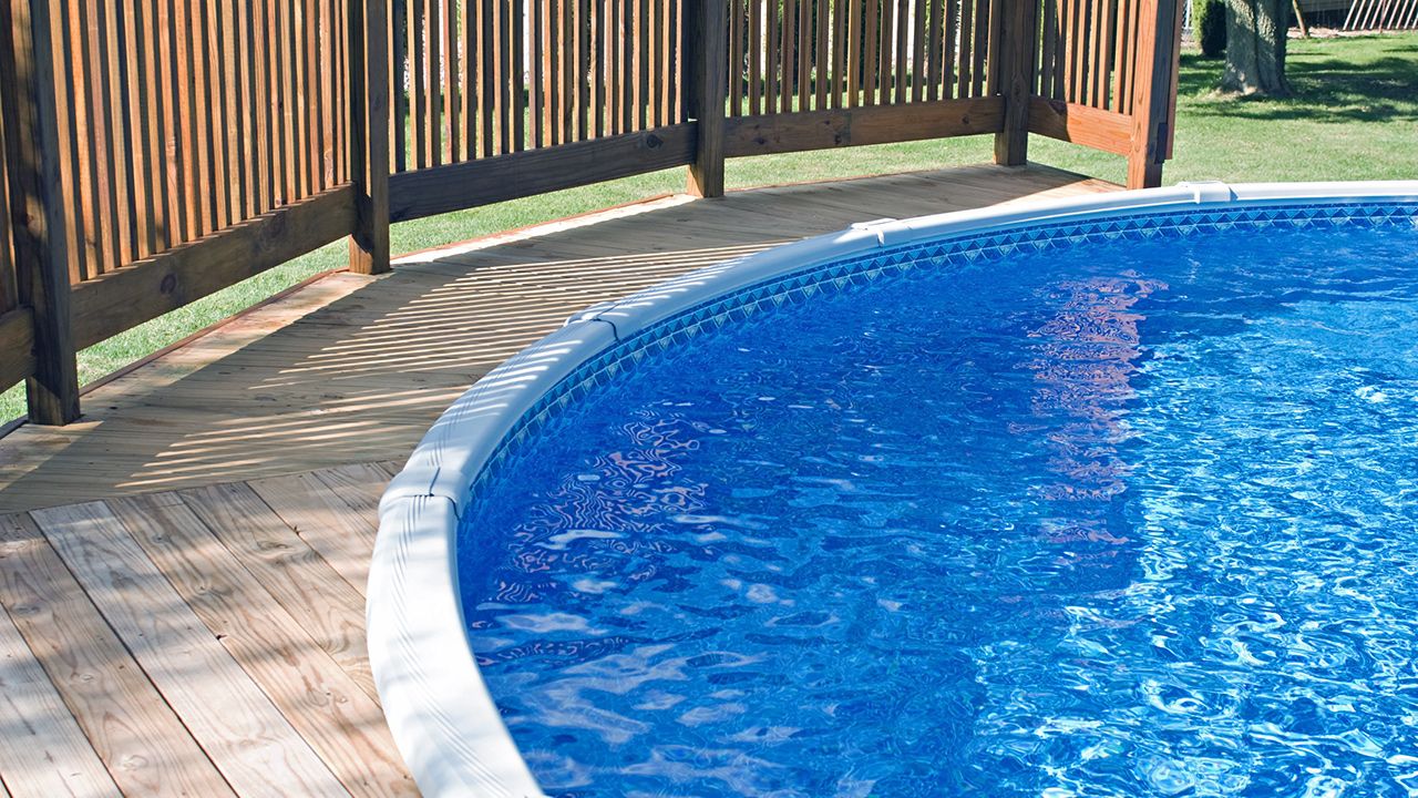 above-ground-pool-deck-ideas-on-a-budget