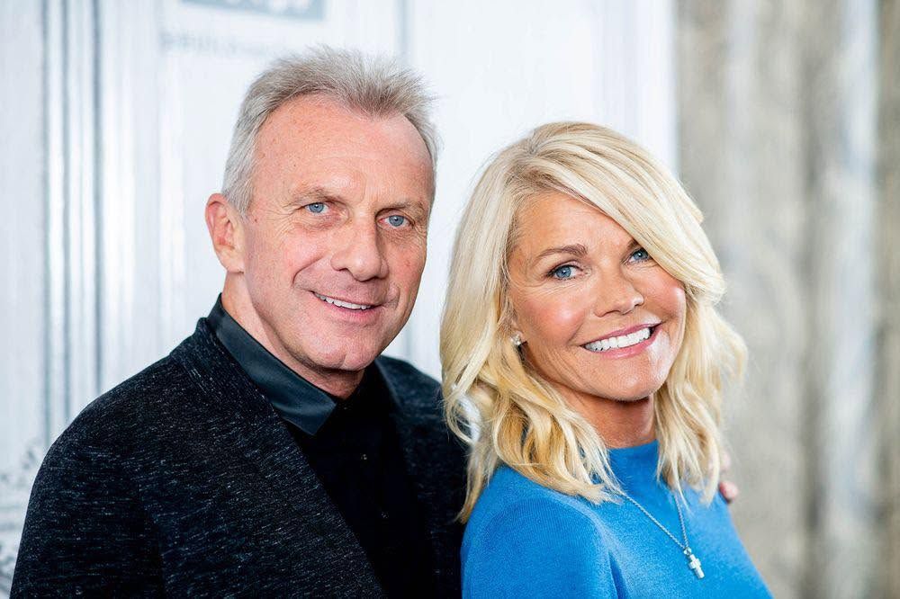 Jennifer Wallace (L) & Joe Montana (R)
