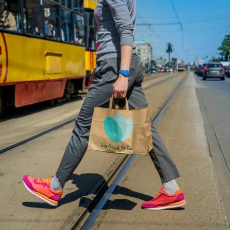 Rewolucyjna aplikacja do walki z marnowaniem jedzenia - Too Good To Go już w Polsce!