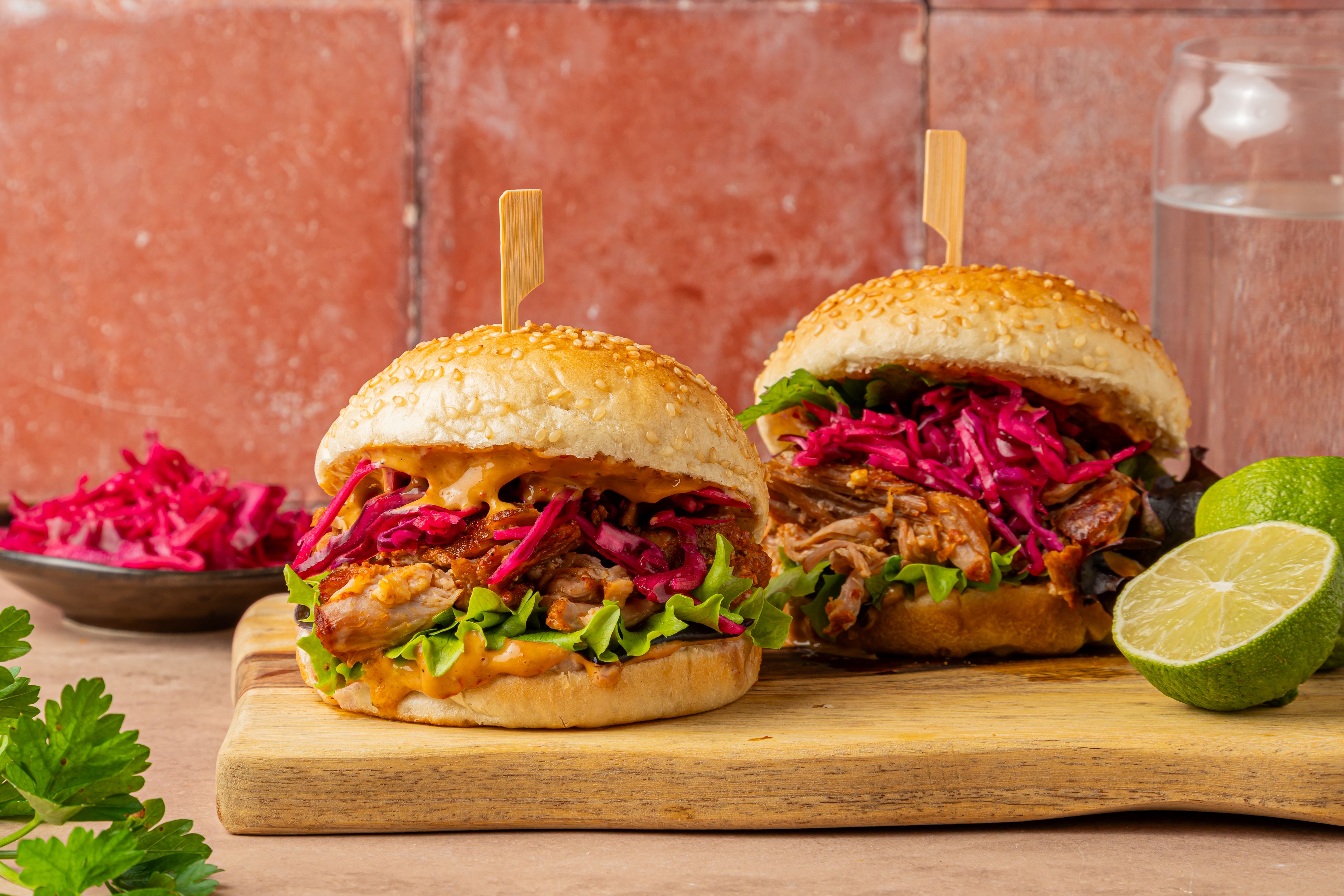 Pulled eend burger met ketjap-mayonaise - Eatertainment.nl