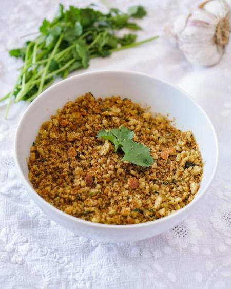 Würziges Paniermehl aus altem Brot