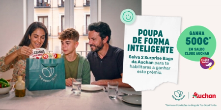 A family unboxes a Too Good To Go bag, while an ad promotes saving smart and winning 500€ from Auchan by purchasing two surprise bags.