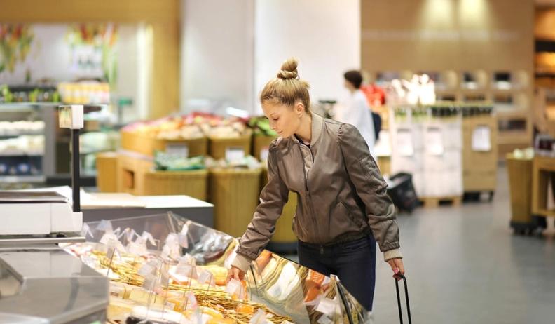  customer selecting food products