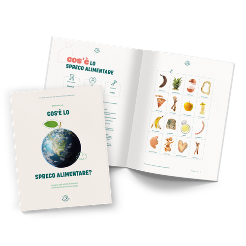 a book is open to a page that says cos e lo spreco alimentare