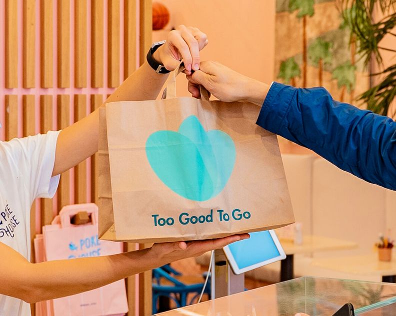 Combattere lo spreco alimentare: l’app Too Good To Go in Italia