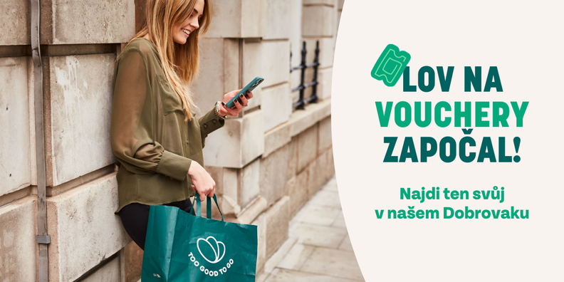 Woman with a Too Good To Go bag and phone, next to text in Czech announcing a voucher hunt.