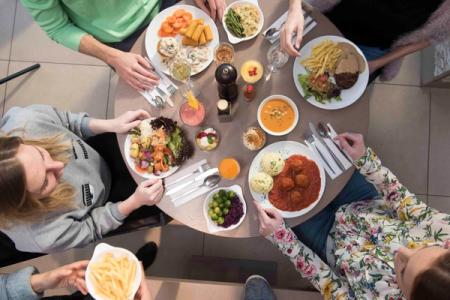 Vol-au-vent ou boulettes sauce tomate. Lunch Garden sur l'appli