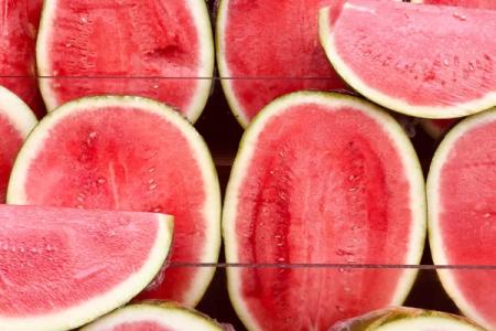 3 manieren om watermeloenschil te eten