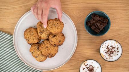 RECIPE: TURNING STALE BREAD INTO COOKIES