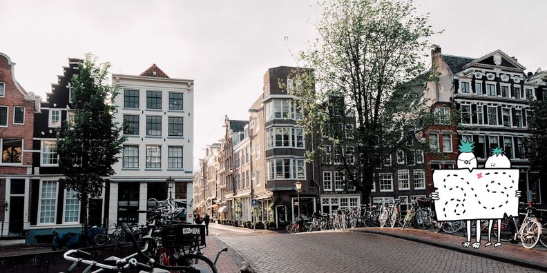 Profite d'un repas sauvé avec vue sur l'eau - Visiter Amsterdam