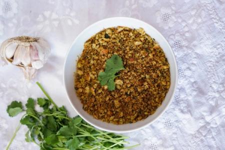 Receita Zero Desperdício: Crumble salgado de pão de ontem